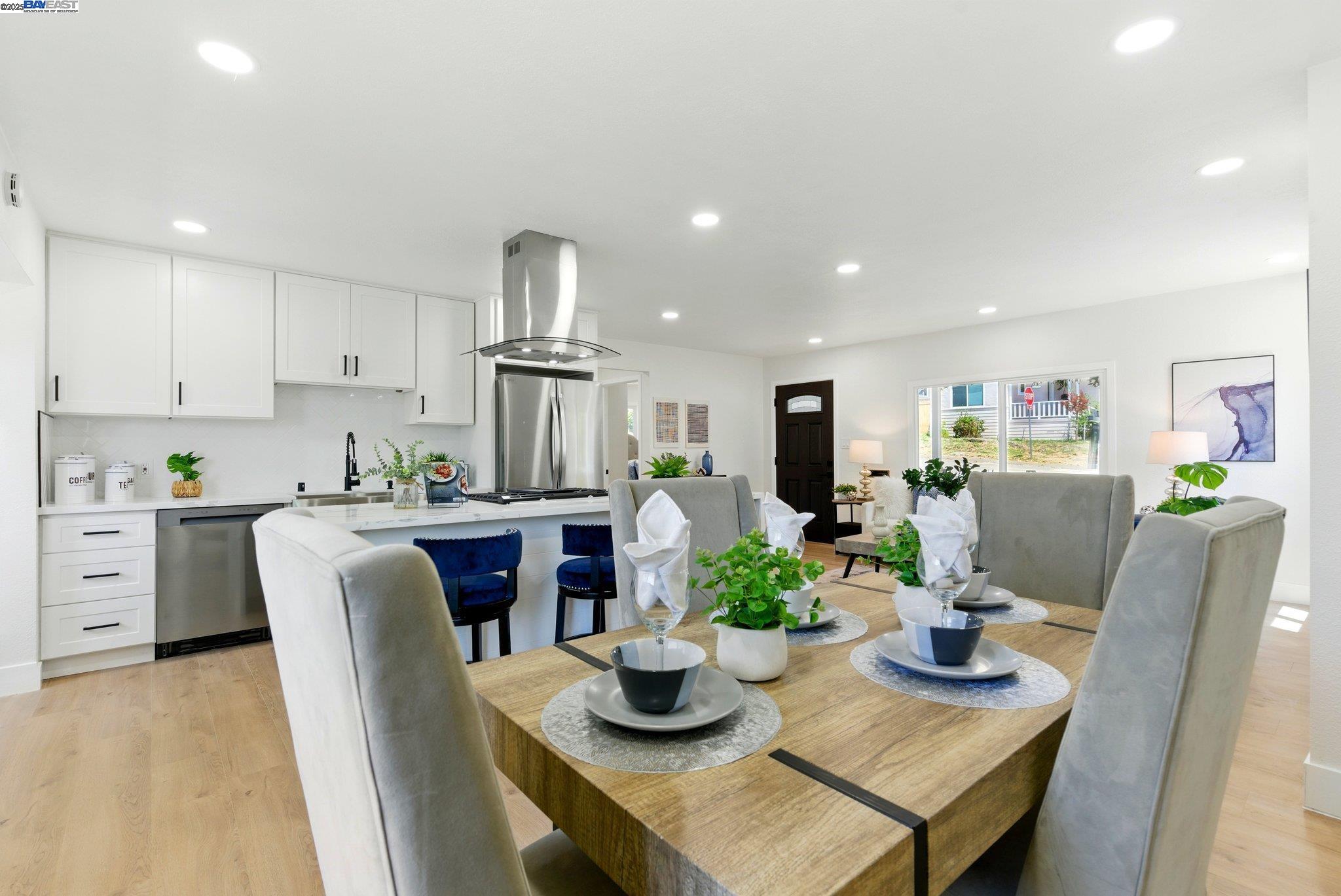 Detail Gallery Image 8 of 33 For 19157 Parsons Ave, Castro Valley,  CA 94546 - 3 Beds | 3 Baths