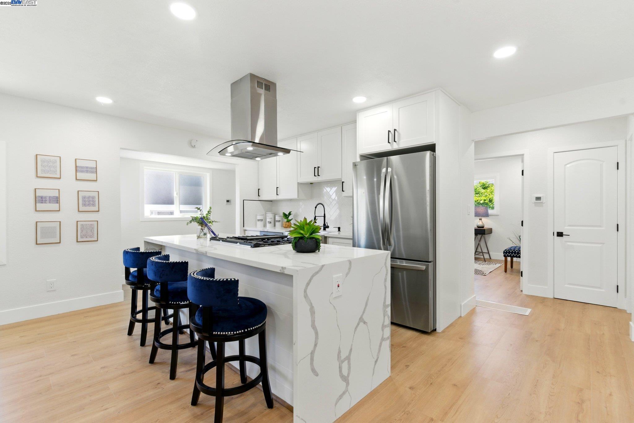 Detail Gallery Image 10 of 33 For 19157 Parsons Ave, Castro Valley,  CA 94546 - 3 Beds | 3 Baths