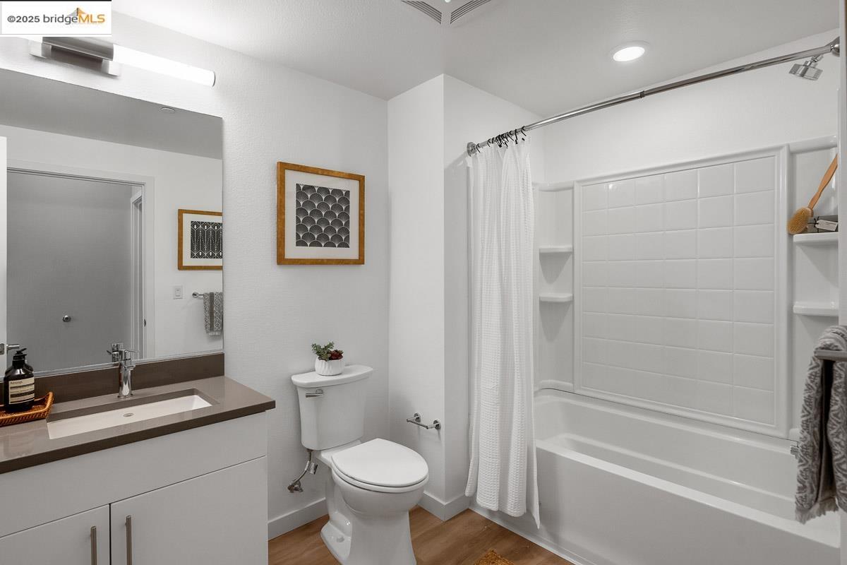 Detail Gallery Image 17 of 48 For 260 Brooklyn Basin Way #417,  Oakland,  CA 94606 - 2 Beds | 2 Baths