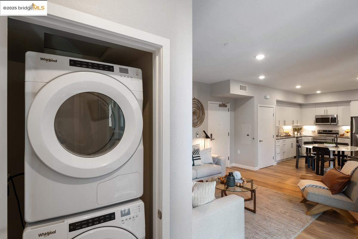 Detail Gallery Image 18 of 48 For 260 Brooklyn Basin Way #417,  Oakland,  CA 94606 - 2 Beds | 2 Baths