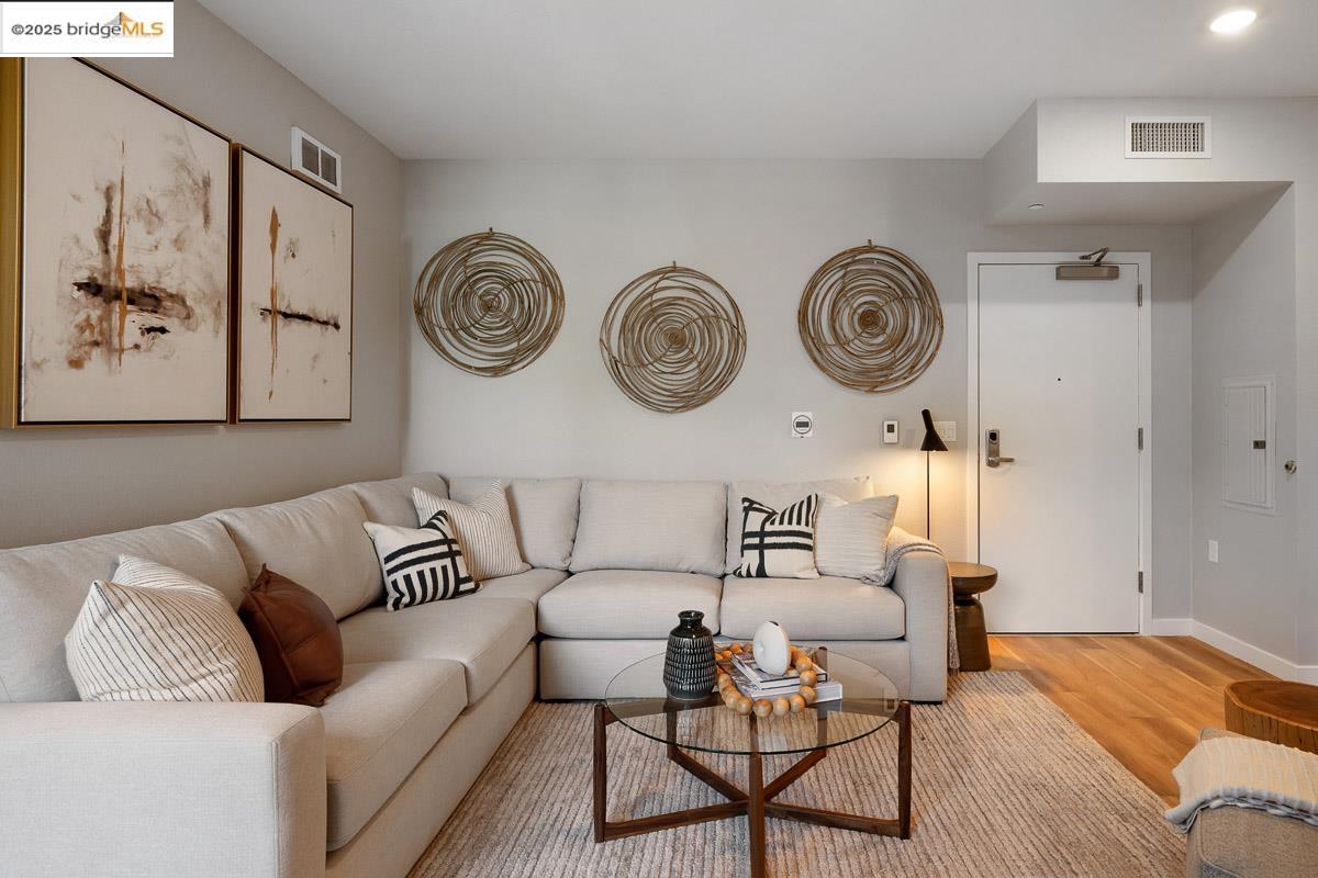 Detail Gallery Image 4 of 48 For 260 Brooklyn Basin Way #417,  Oakland,  CA 94606 - 2 Beds | 2 Baths