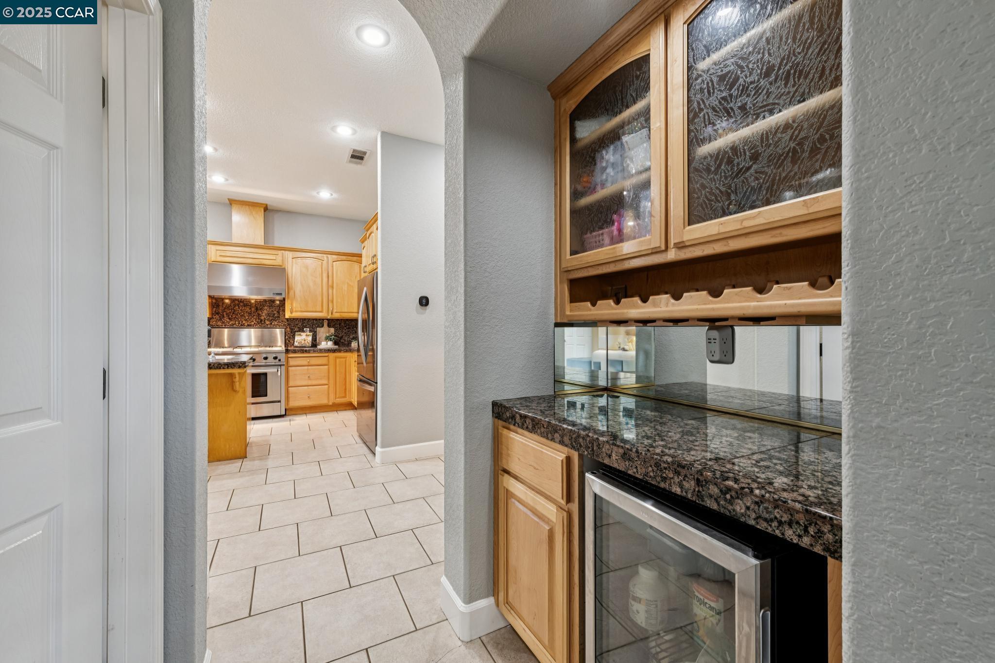 Detail Gallery Image 11 of 57 For 204 Chaps Ct, Oakley,  CA 94561 - 5 Beds | 3 Baths