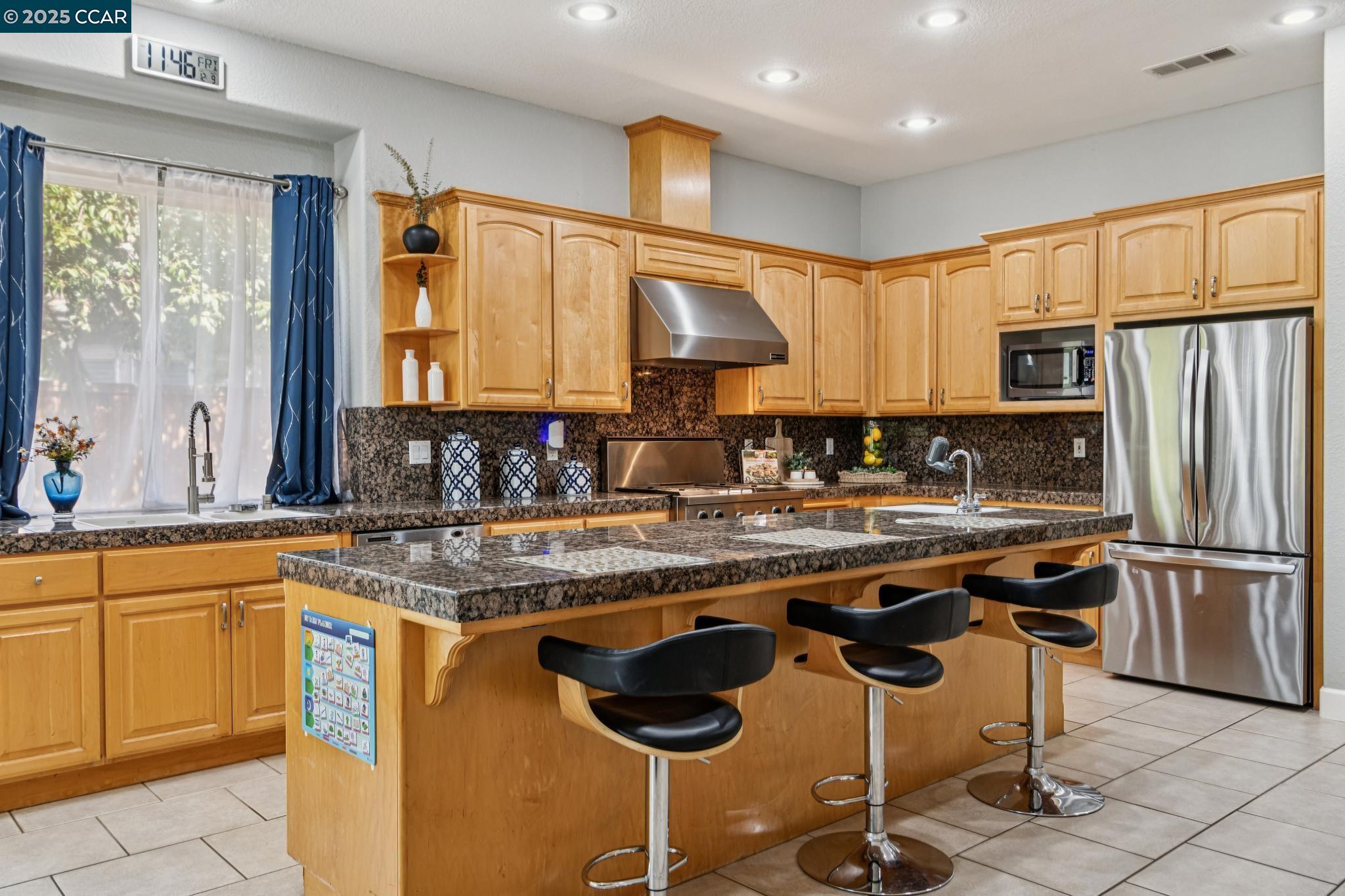 Detail Gallery Image 13 of 57 For 204 Chaps Ct, Oakley,  CA 94561 - 5 Beds | 3 Baths