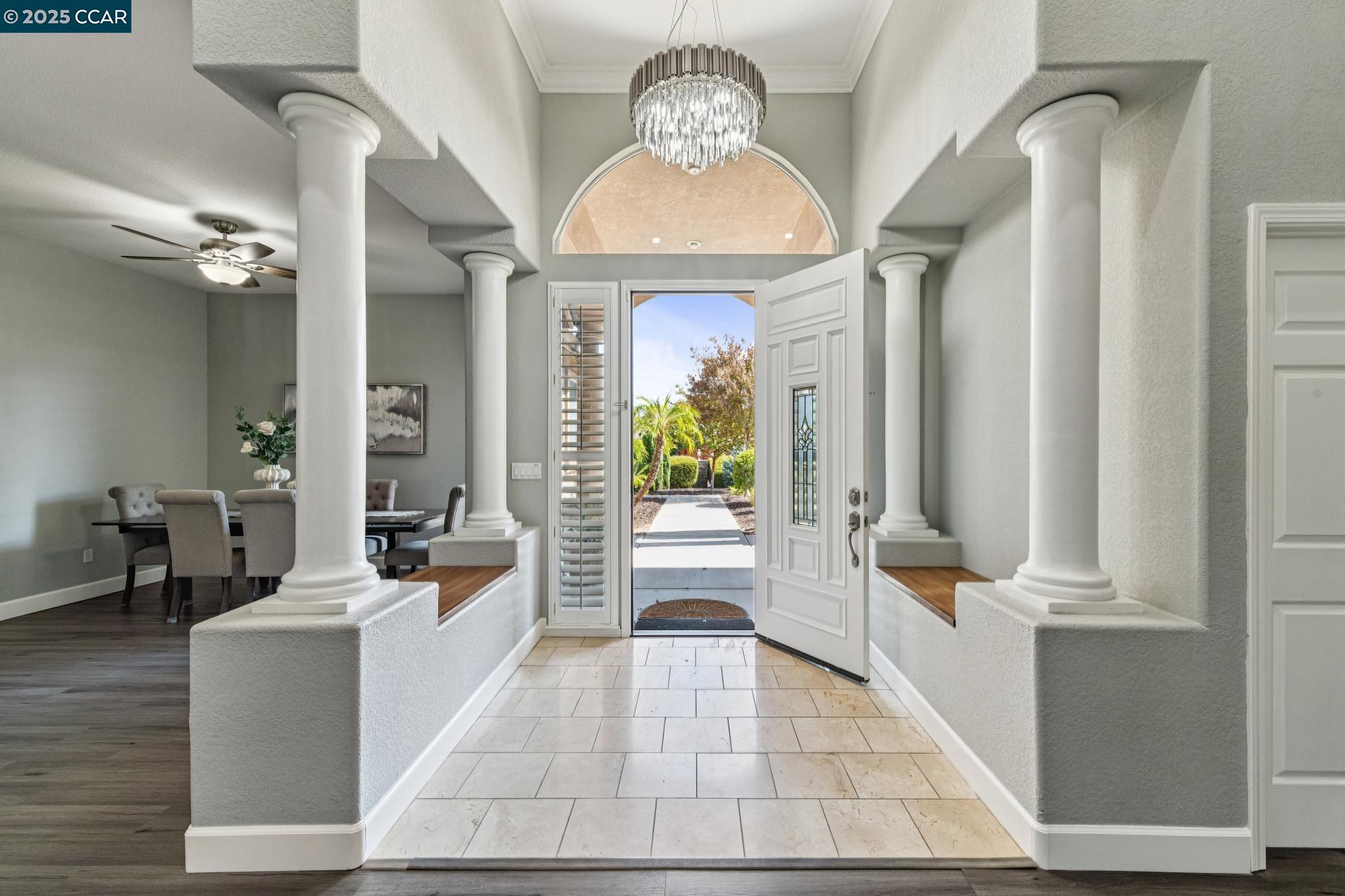 Detail Gallery Image 5 of 57 For 204 Chaps Ct, Oakley,  CA 94561 - 5 Beds | 3 Baths