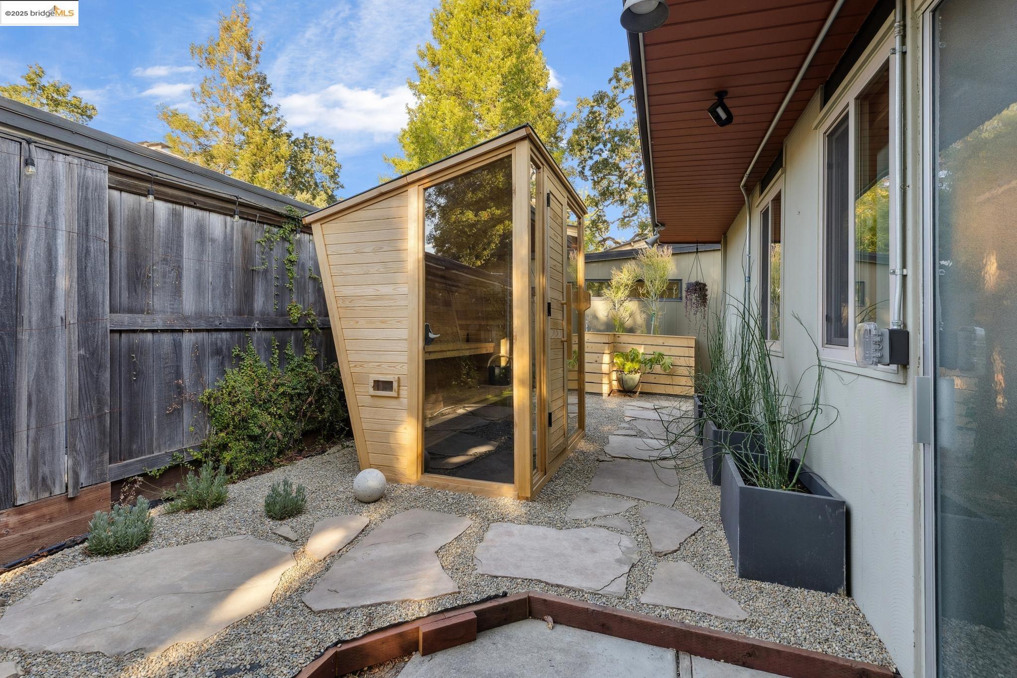Detail Gallery Image 36 of 58 For 232 Clyde Dr, Walnut Creek,  CA 94598 - 4 Beds | 2 Baths