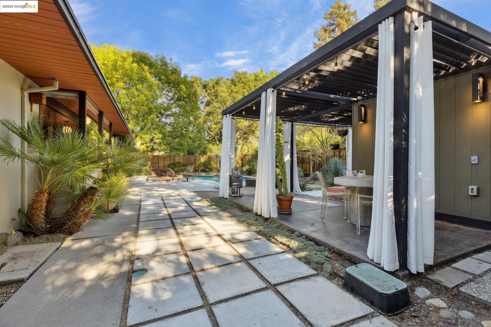 Detail Gallery Image 44 of 58 For 232 Clyde Dr, Walnut Creek,  CA 94598 - 4 Beds | 2 Baths
