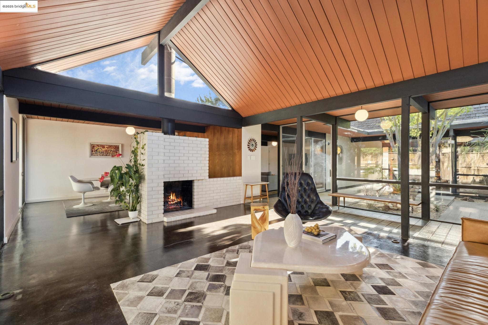 Detail Gallery Image 10 of 58 For 232 Clyde Dr, Walnut Creek,  CA 94598 - 4 Beds | 2 Baths