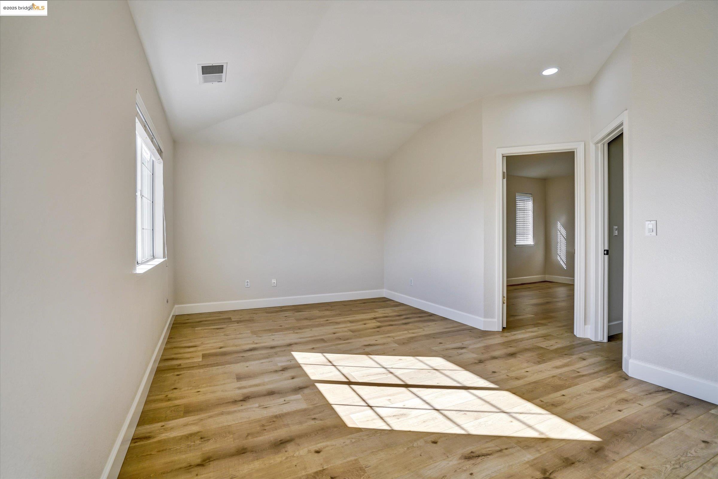 Detail Gallery Image 23 of 47 For 1936 Springridge Ct, Concord,  CA 94521 - 4 Beds | 3 Baths