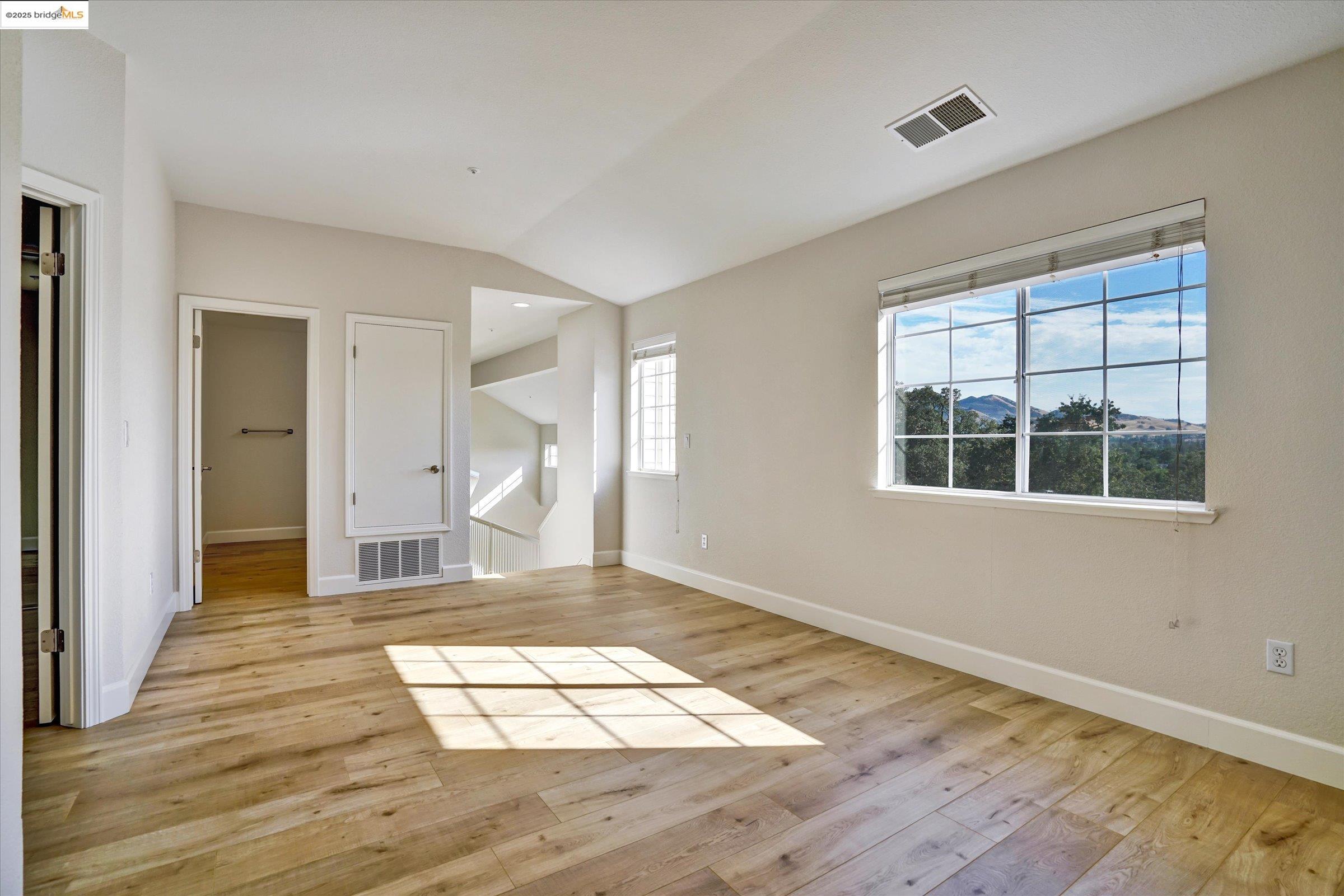 Detail Gallery Image 24 of 47 For 1936 Springridge Ct, Concord,  CA 94521 - 4 Beds | 3 Baths