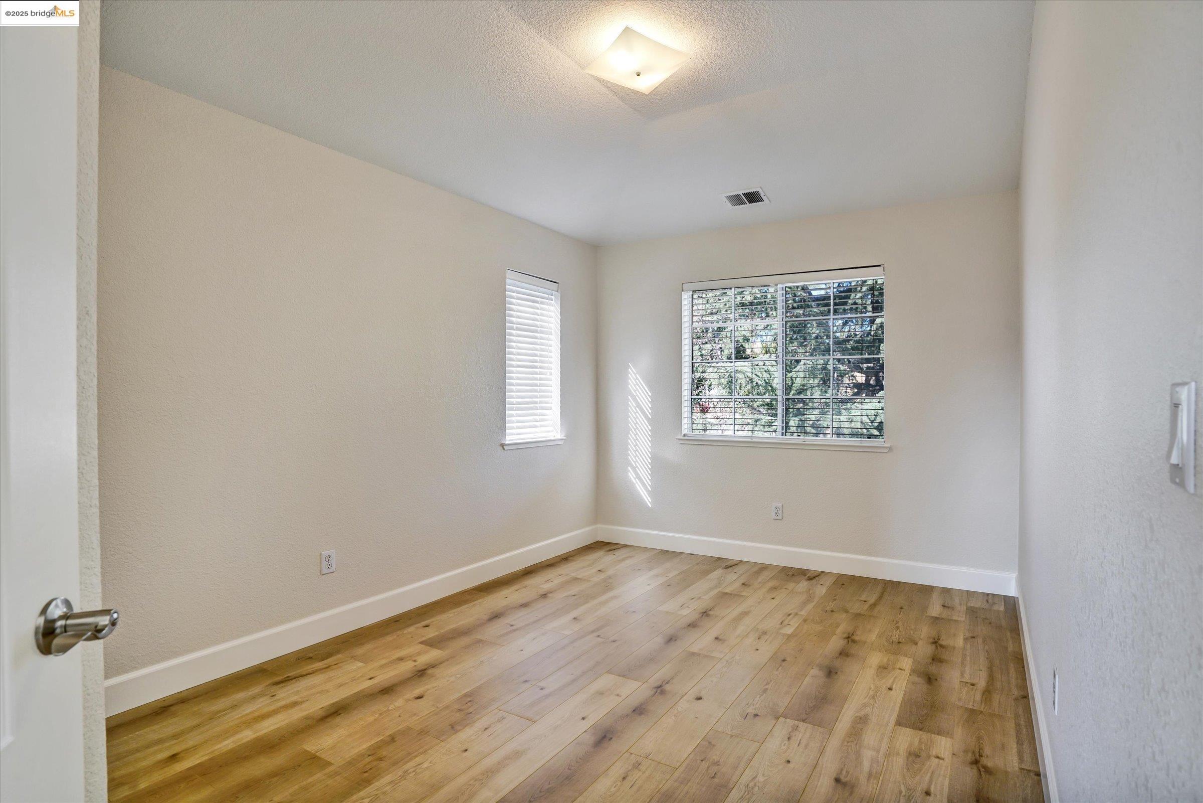 Detail Gallery Image 25 of 47 For 1936 Springridge Ct, Concord,  CA 94521 - 4 Beds | 3 Baths