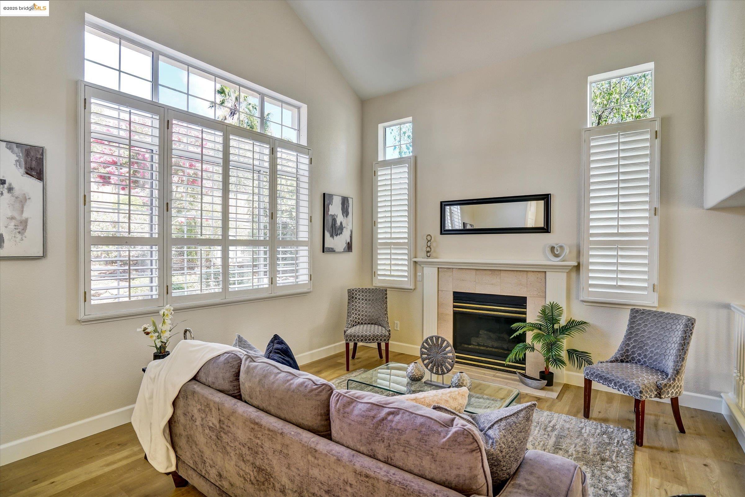 Detail Gallery Image 7 of 47 For 1936 Springridge Ct, Concord,  CA 94521 - 4 Beds | 3 Baths