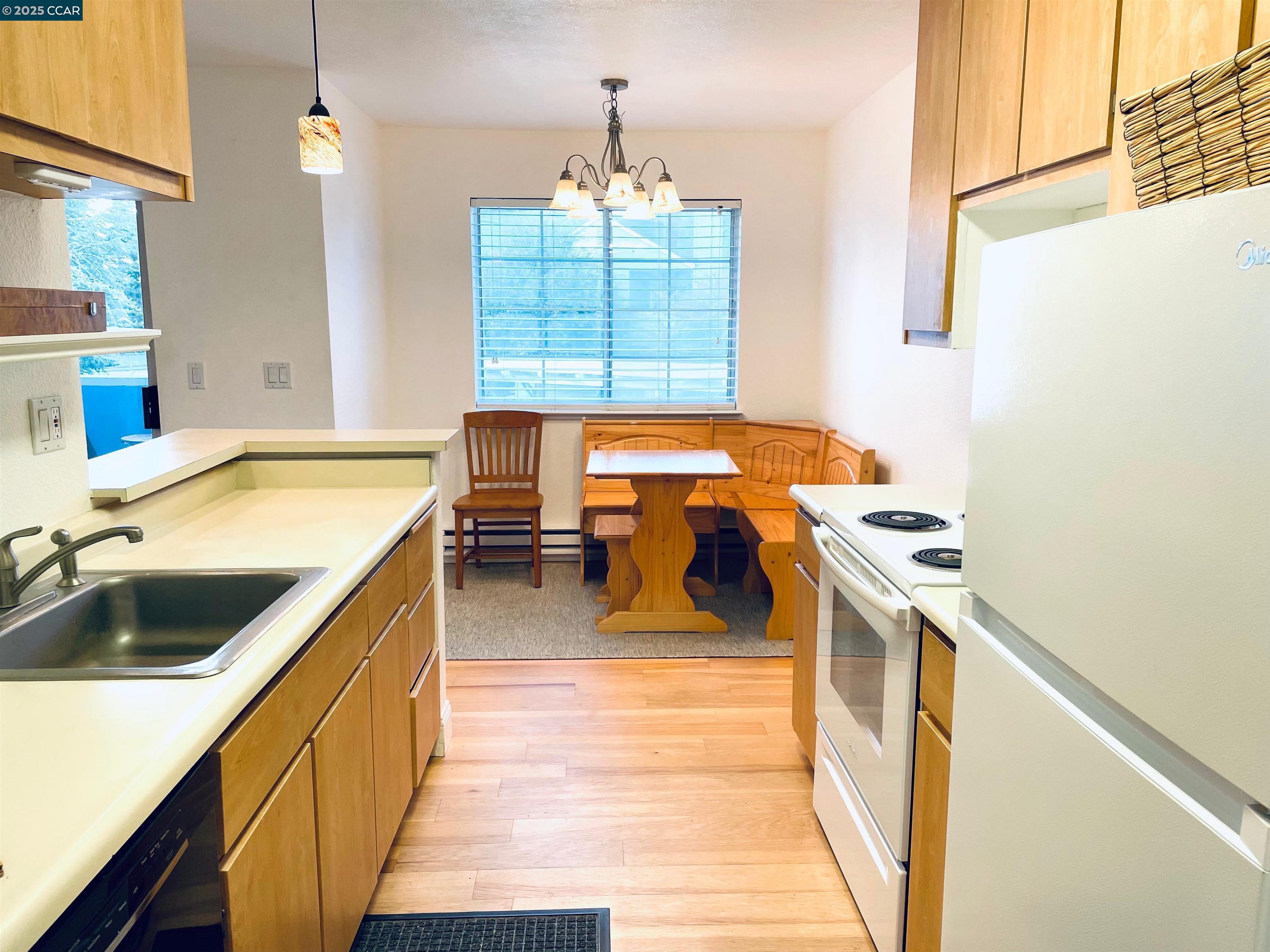 Detail Gallery Image 3 of 10 For 273 Lighthouse Dr, Vallejo,  CA 94590 - 1 Beds | 1 Baths