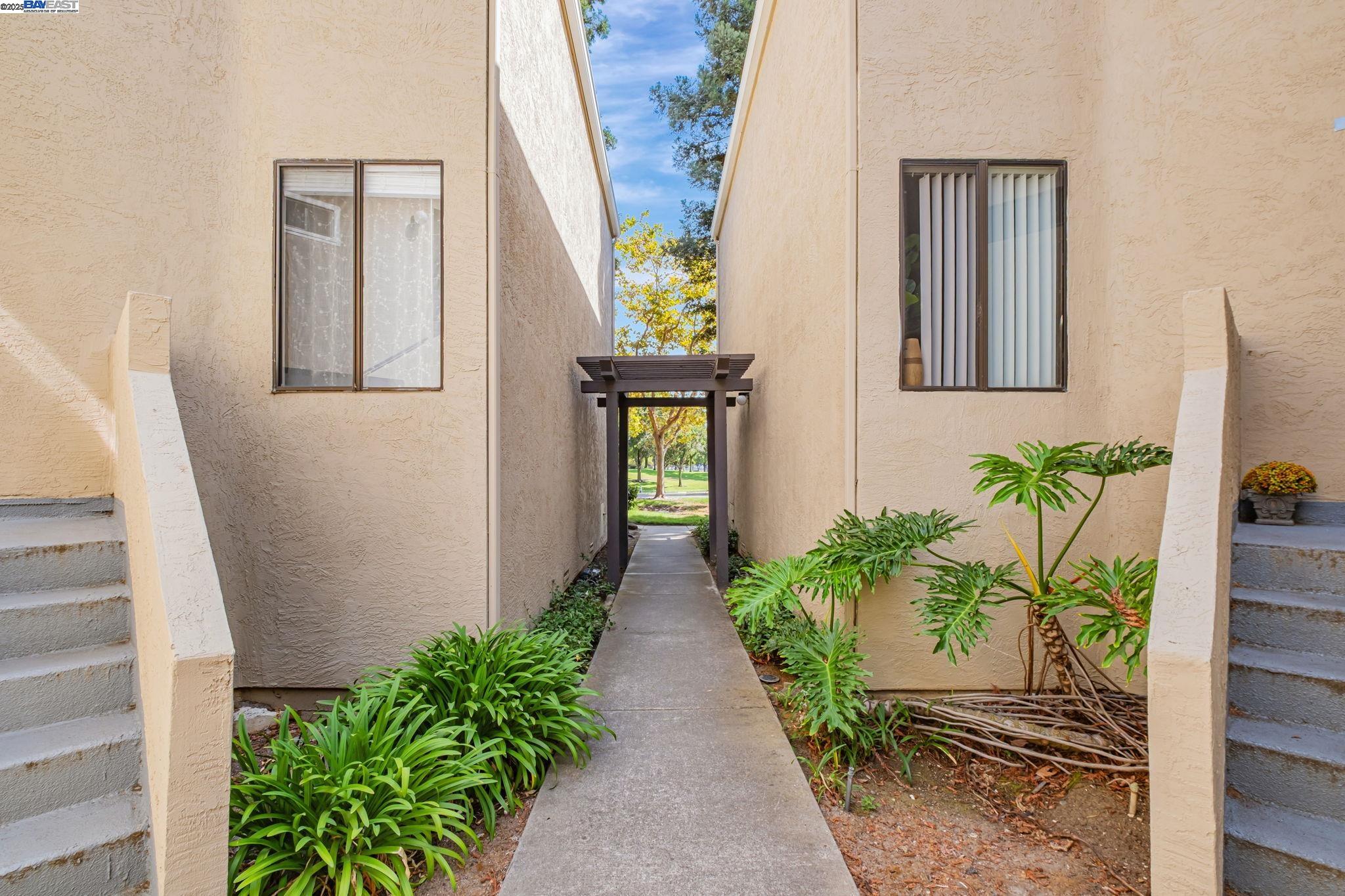 MLS: 41112062 Condo For Sale