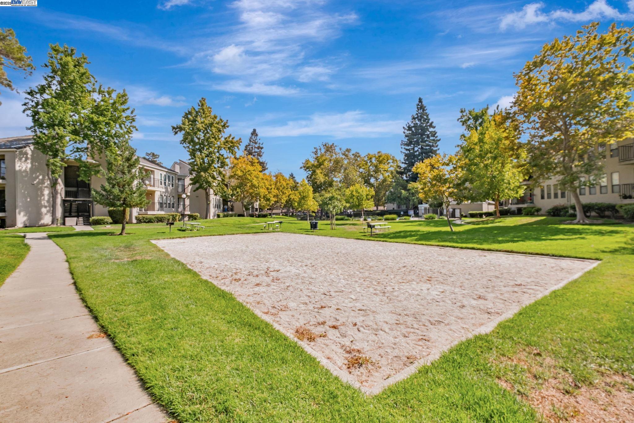 Detail Gallery Image 30 of 31 For 1960 Barrymore Common #K,  Fremont,  CA 94538 - 2 Beds | 1 Baths