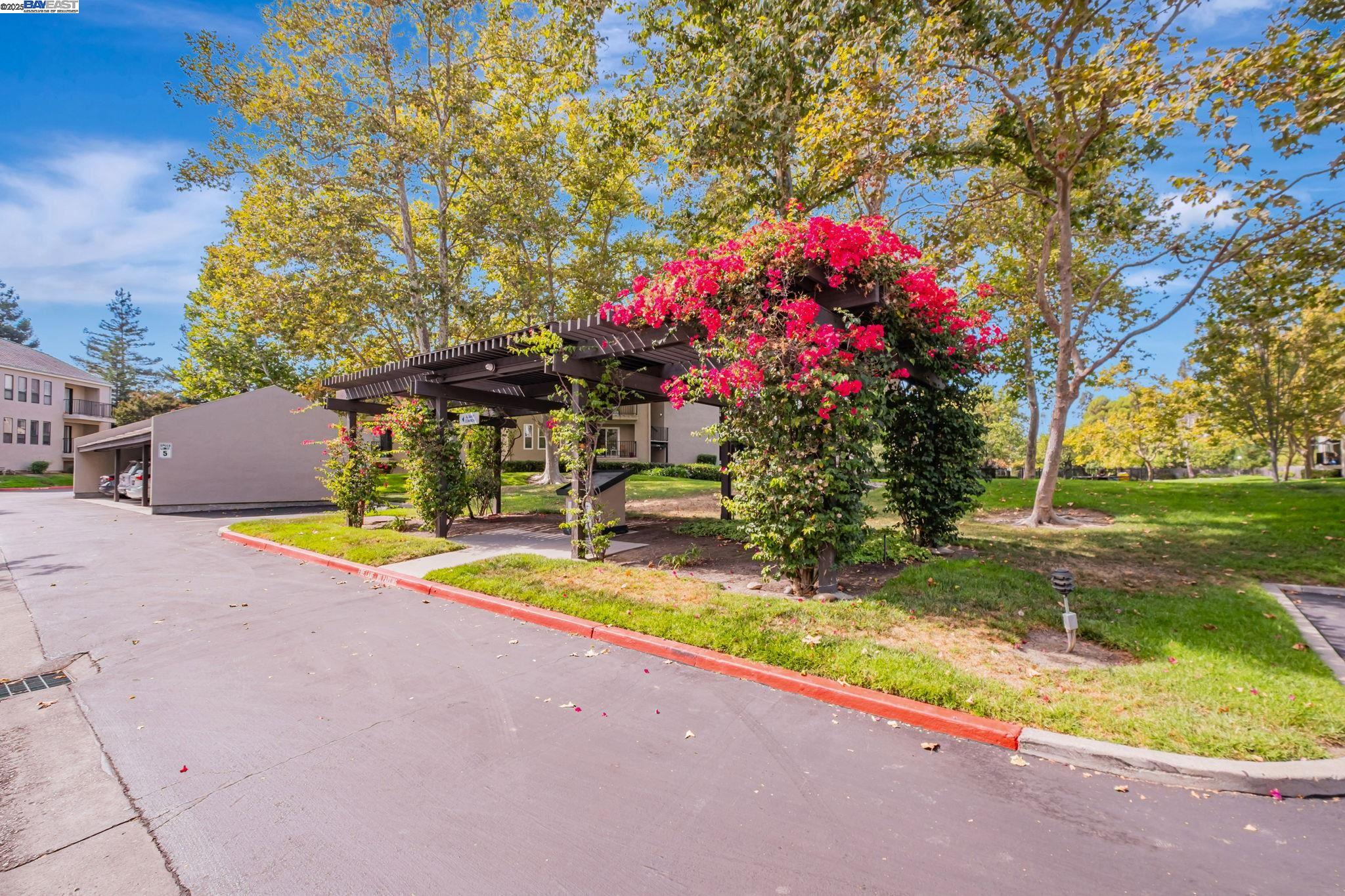 Detail Gallery Image 7 of 31 For 1960 Barrymore Common #K,  Fremont,  CA 94538 - 2 Beds | 1 Baths