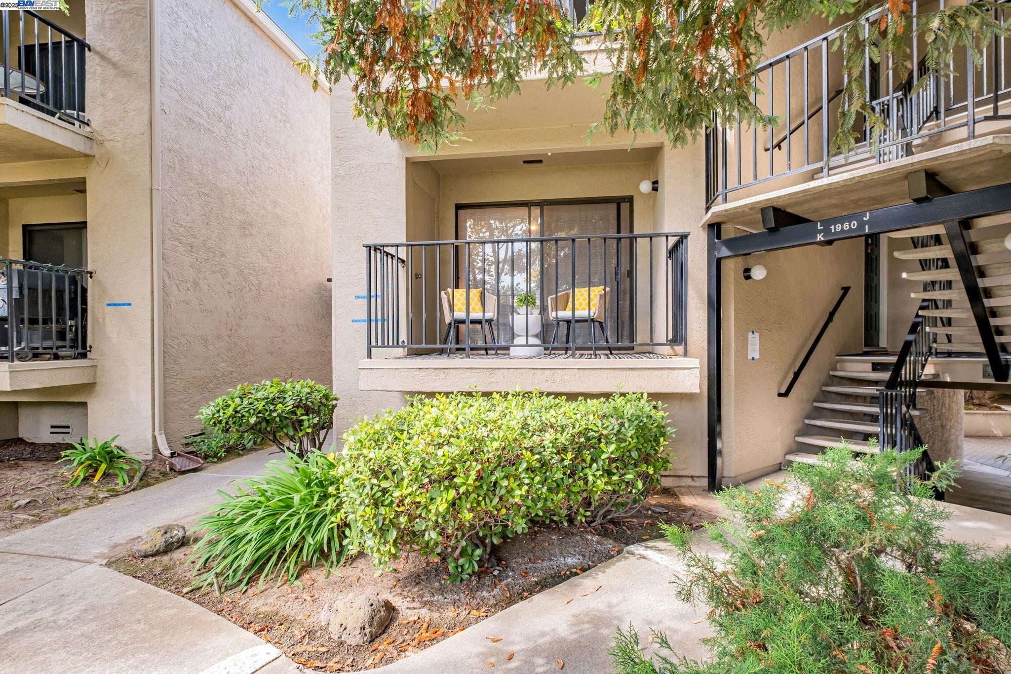 Detail Gallery Image 9 of 31 For 1960 Barrymore Common #K,  Fremont,  CA 94538 - 2 Beds | 1 Baths