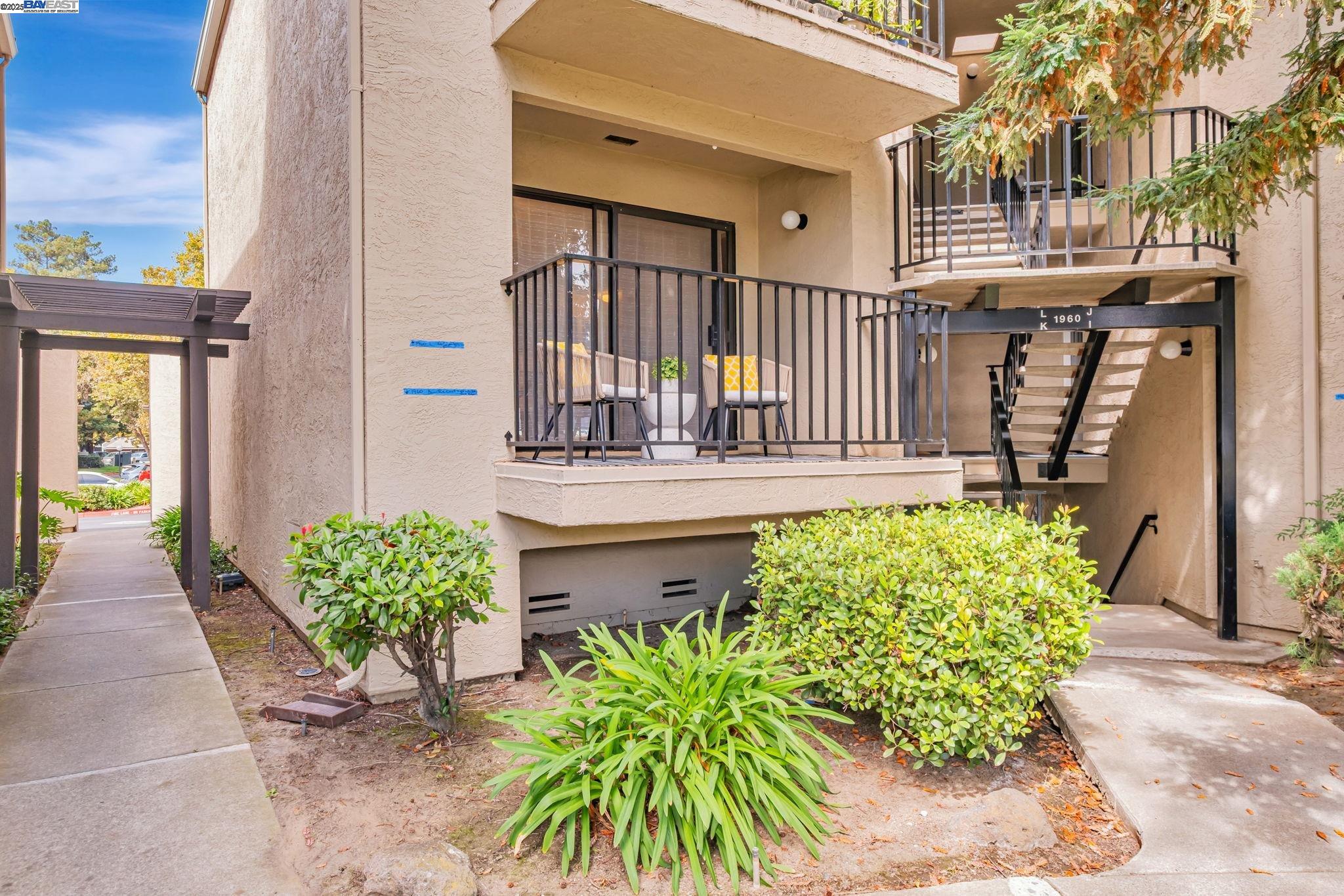 Detail Gallery Image 10 of 31 For 1960 Barrymore Common #K,  Fremont,  CA 94538 - 2 Beds | 1 Baths