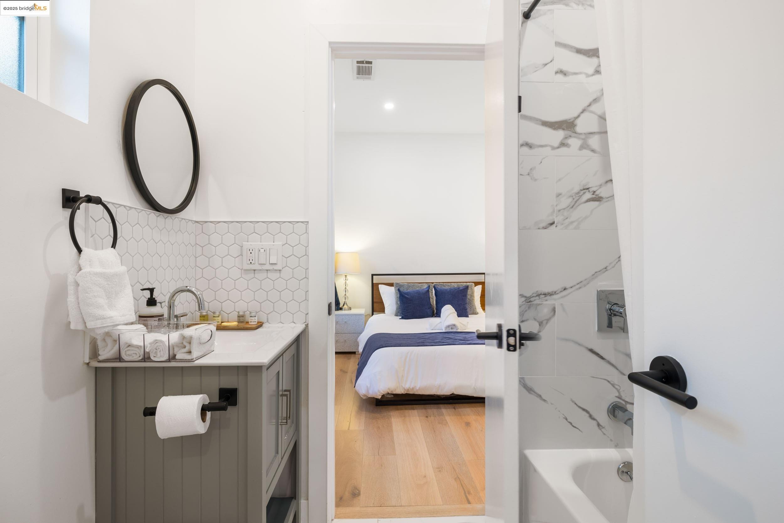 Detail Gallery Image 11 of 35 For 75 Echo Ave, Oakland,  CA 94611 - – Beds | – Baths