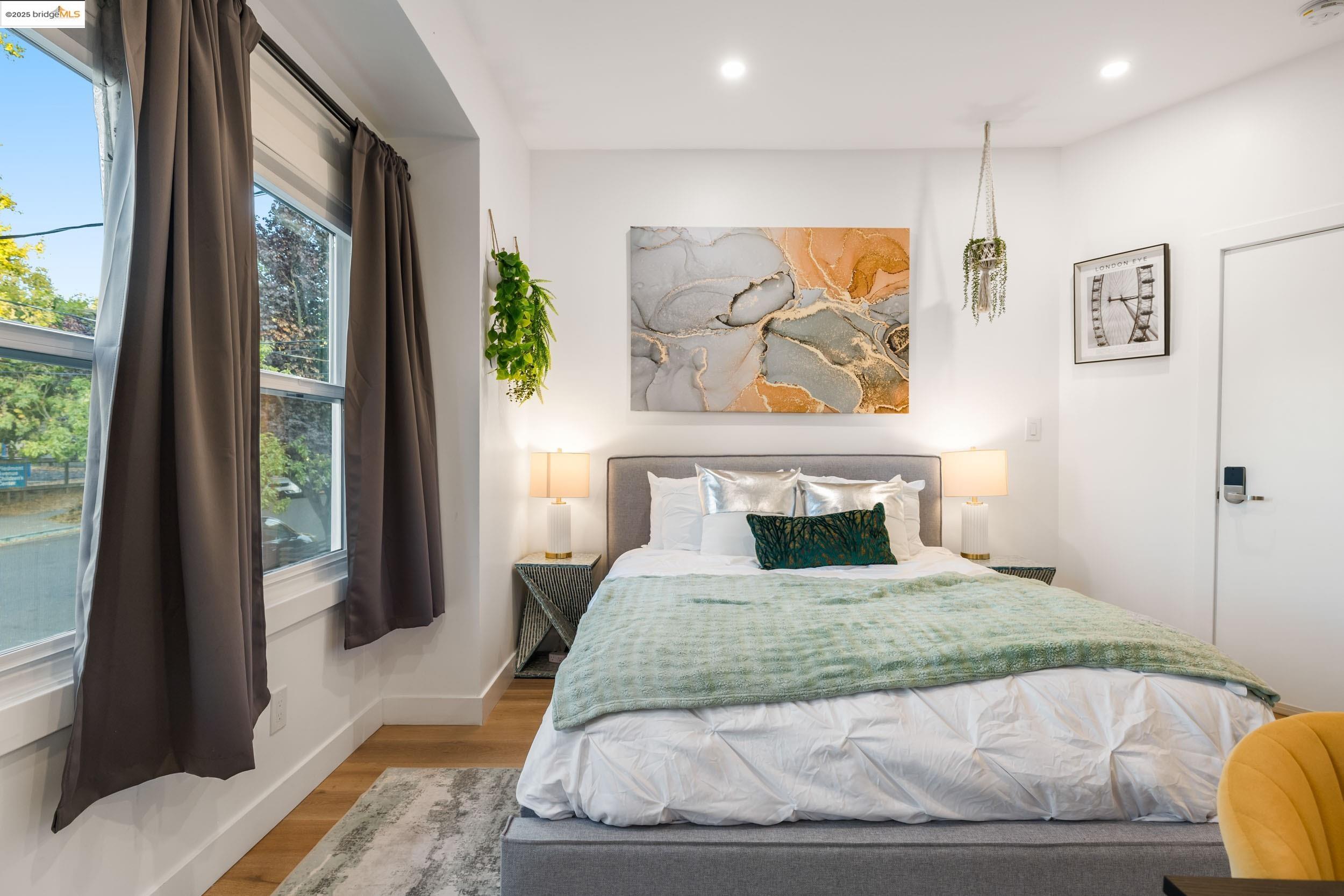 Detail Gallery Image 29 of 35 For 75 Echo Ave, Oakland,  CA 94611 - – Beds | – Baths