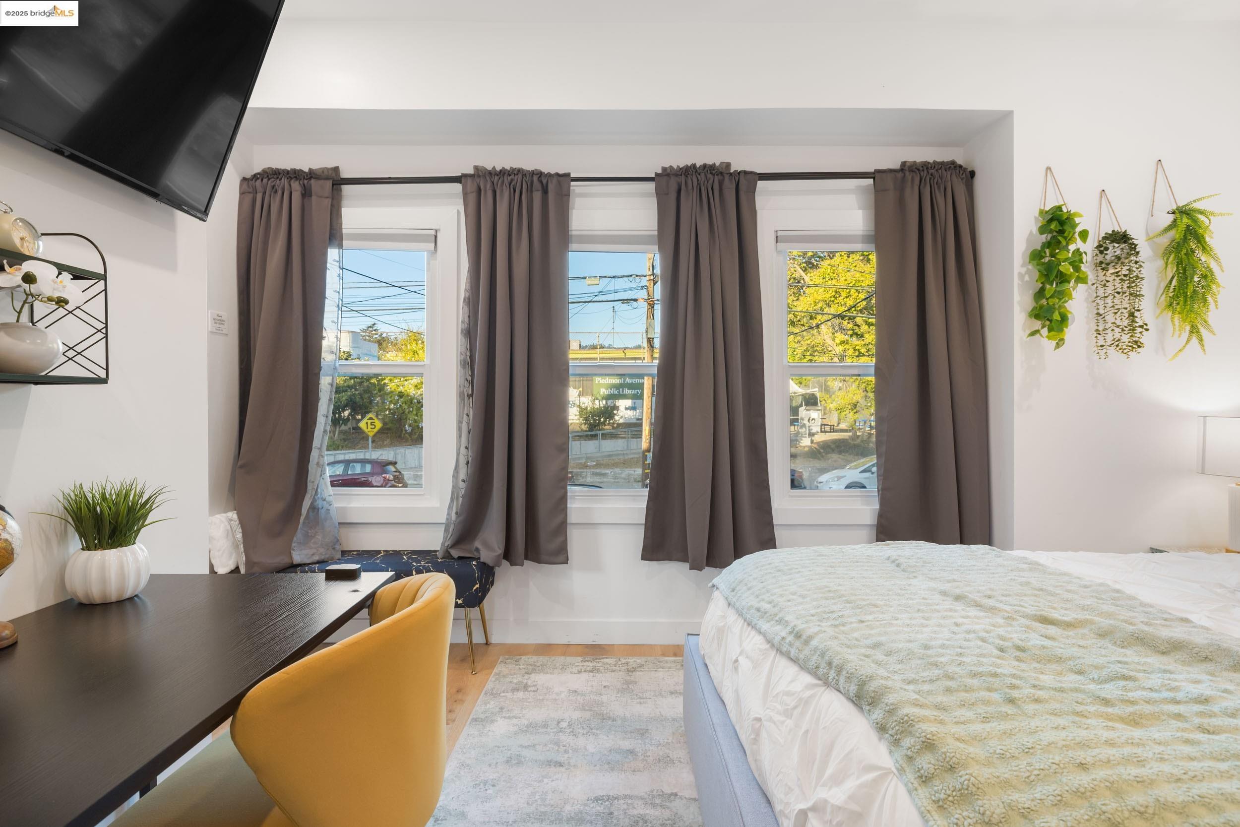 Detail Gallery Image 31 of 35 For 75 Echo Ave, Oakland,  CA 94611 - – Beds | – Baths