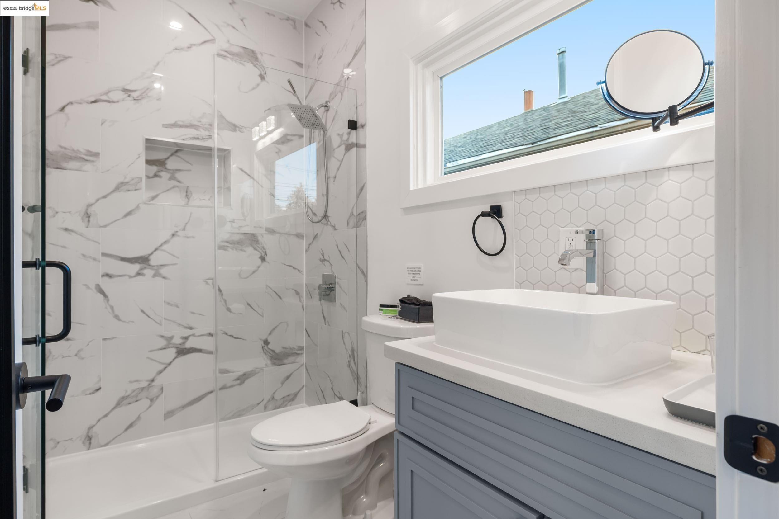 Detail Gallery Image 33 of 35 For 75 Echo Ave, Oakland,  CA 94611 - – Beds | – Baths