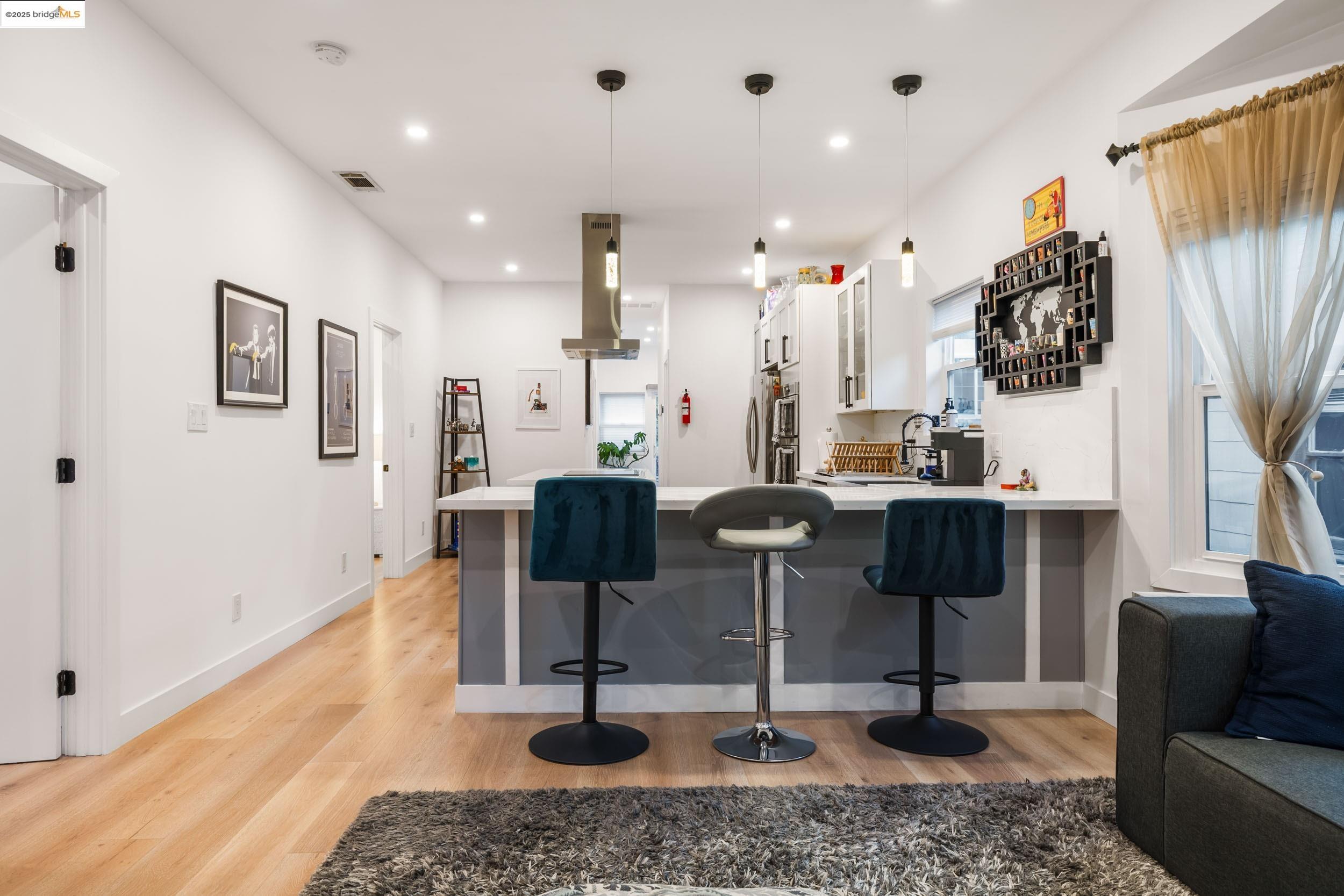 Detail Gallery Image 6 of 35 For 75 Echo Ave, Oakland,  CA 94611 - – Beds | – Baths