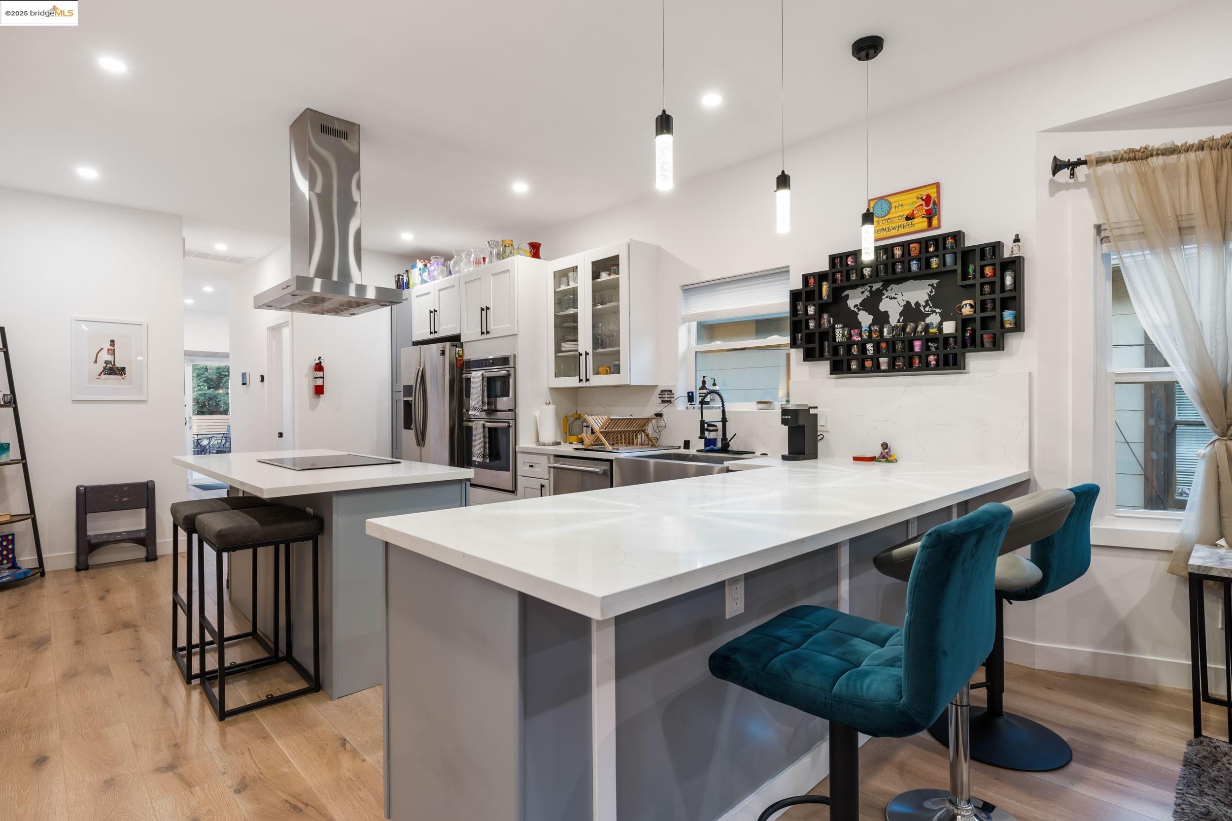 Detail Gallery Image 7 of 35 For 75 Echo Ave, Oakland,  CA 94611 - – Beds | – Baths