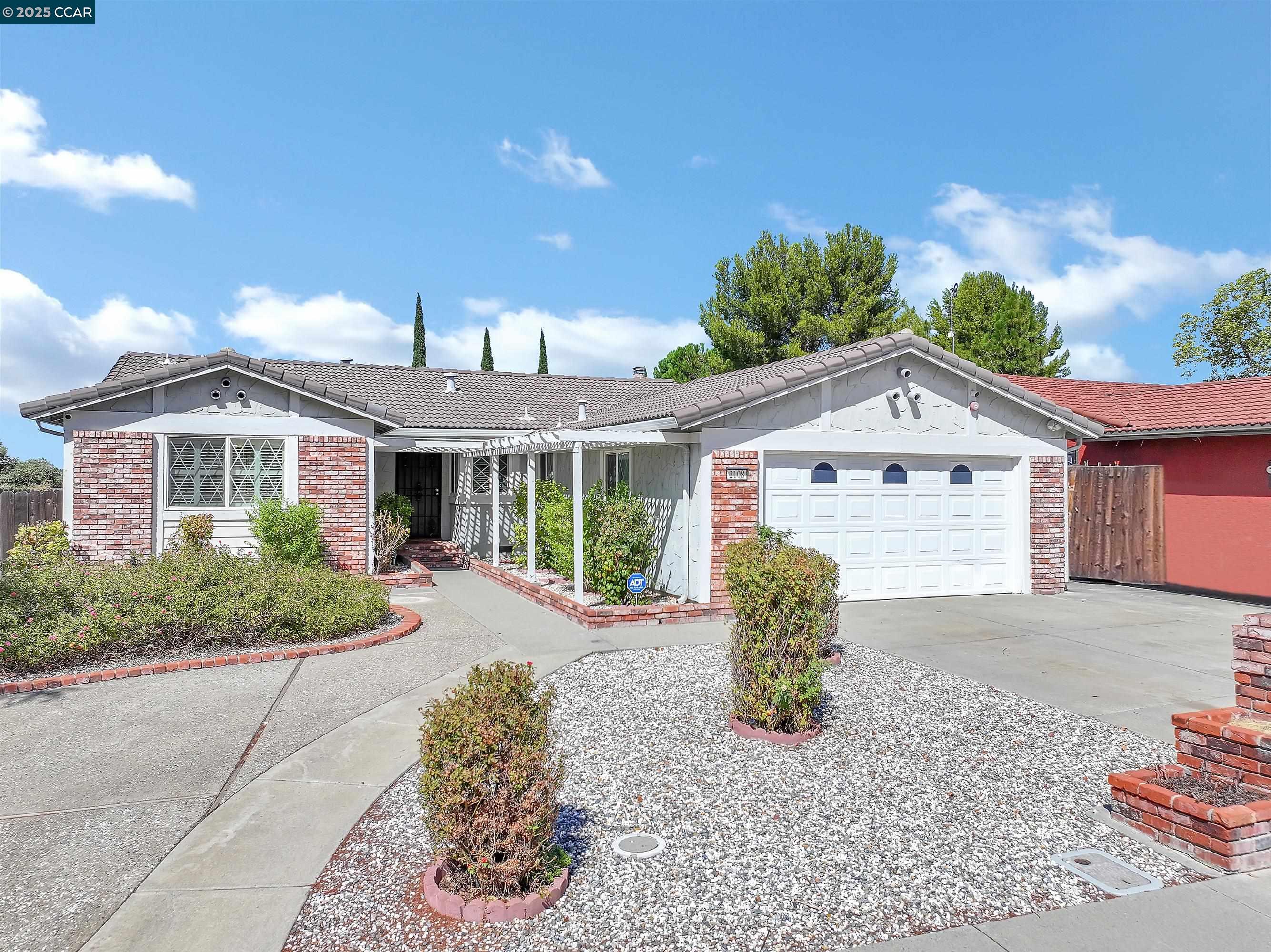 Detail Gallery Image 1 of 30 For 2108 Reseda Way, Antioch,  CA 94509 - 3 Beds | 3 Baths