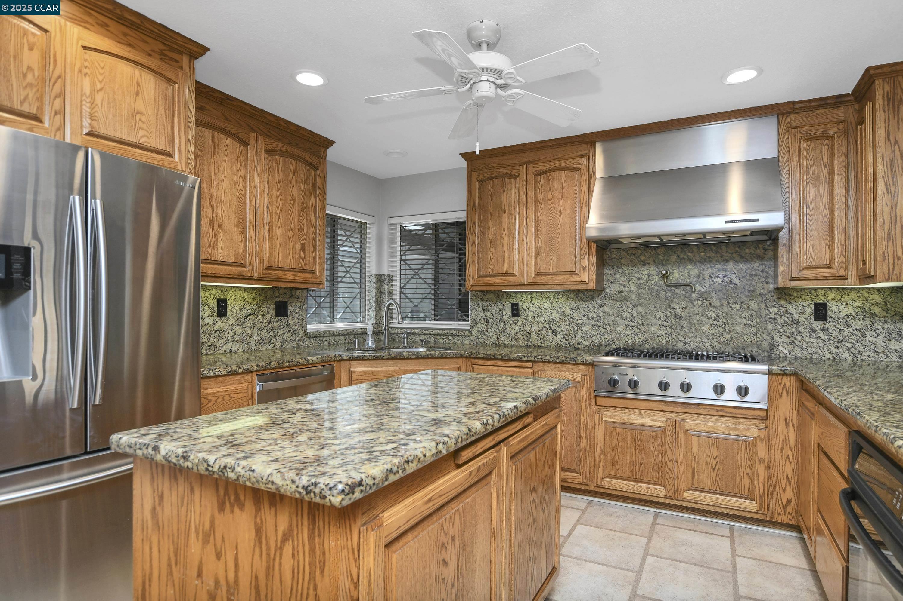Detail Gallery Image 11 of 30 For 2108 Reseda Way, Antioch,  CA 94509 - 3 Beds | 3 Baths