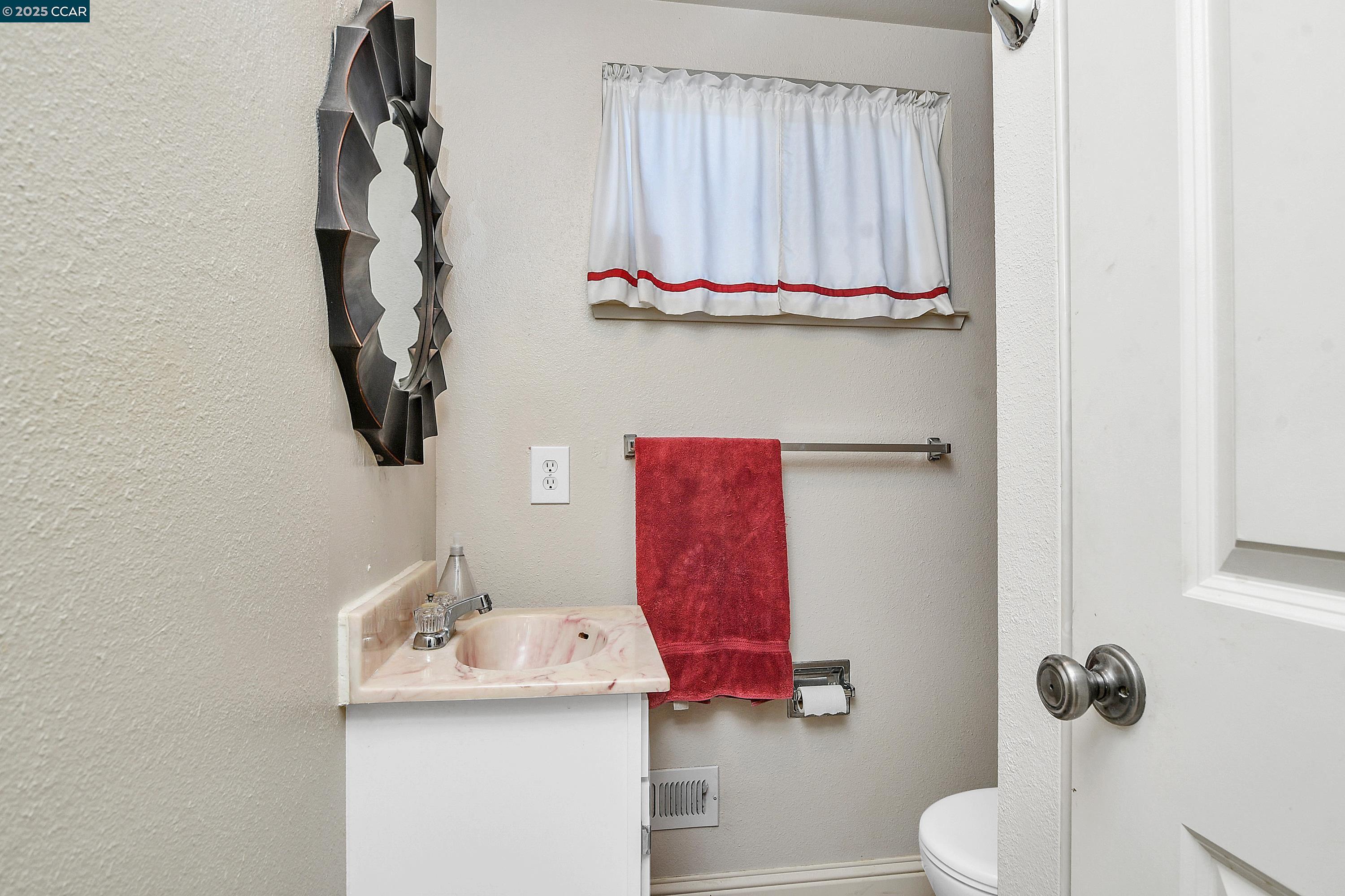 Detail Gallery Image 13 of 30 For 2108 Reseda Way, Antioch,  CA 94509 - 3 Beds | 3 Baths