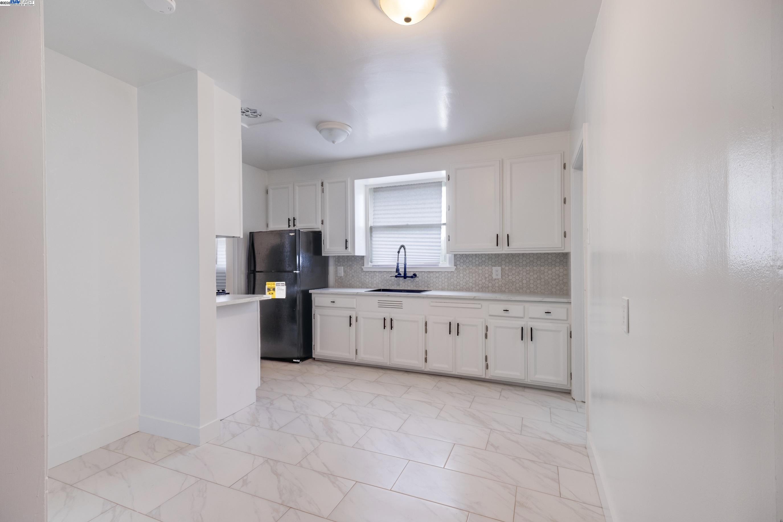 Detail Gallery Image 3 of 13 For 3019 Florida St, Oakland,  CA 94602 - – Beds | – Baths