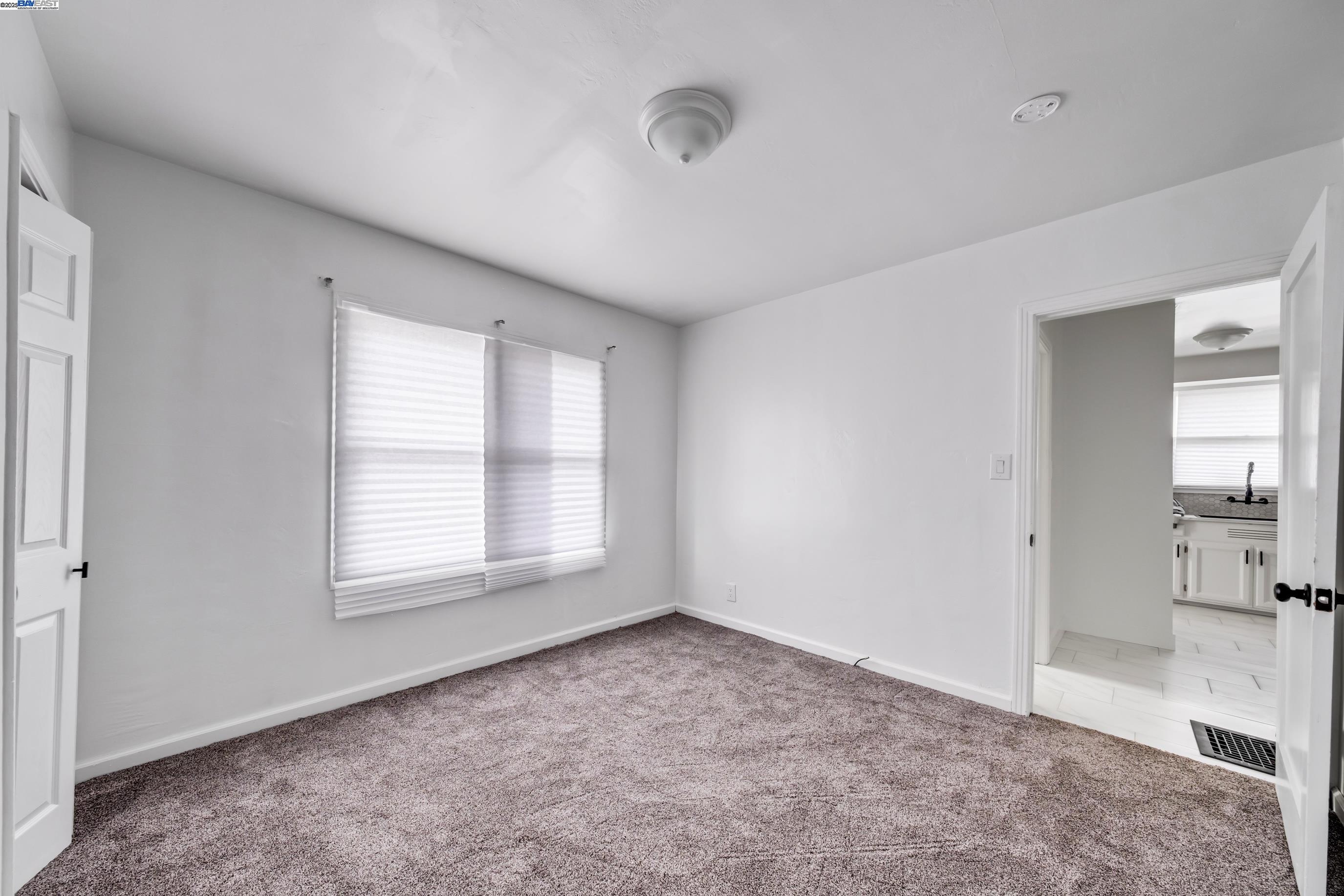 Detail Gallery Image 5 of 13 For 3019 Florida St, Oakland,  CA 94602 - – Beds | – Baths