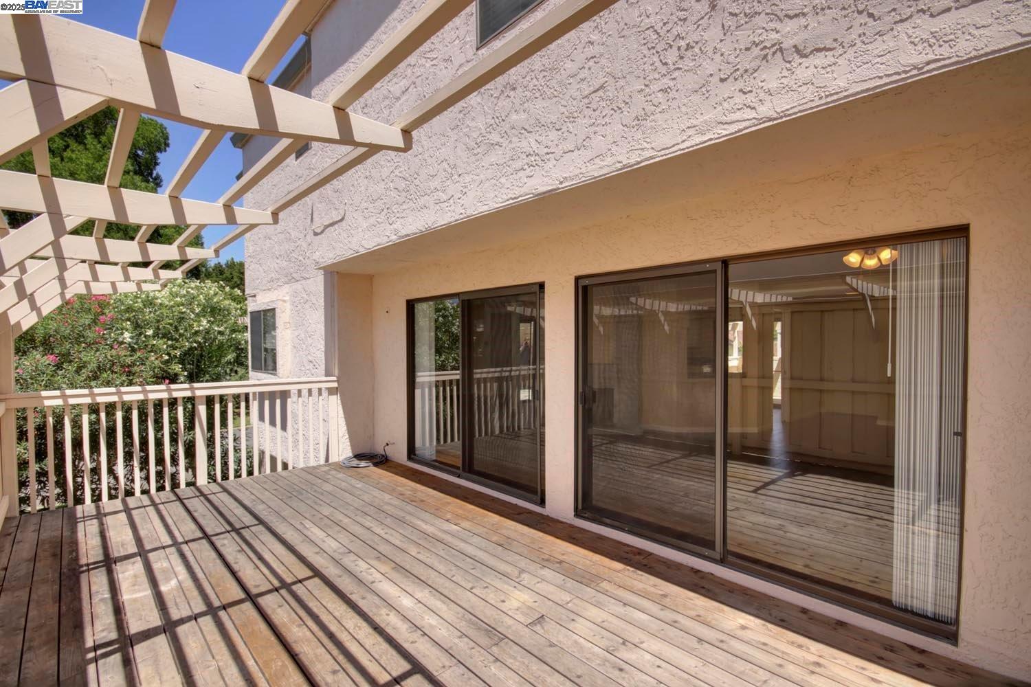 Detail Gallery Image 5 of 10 For 3036 Swallows Nest Drive, Sacramento,  CA 95833 - 2 Beds | 1/2 Baths