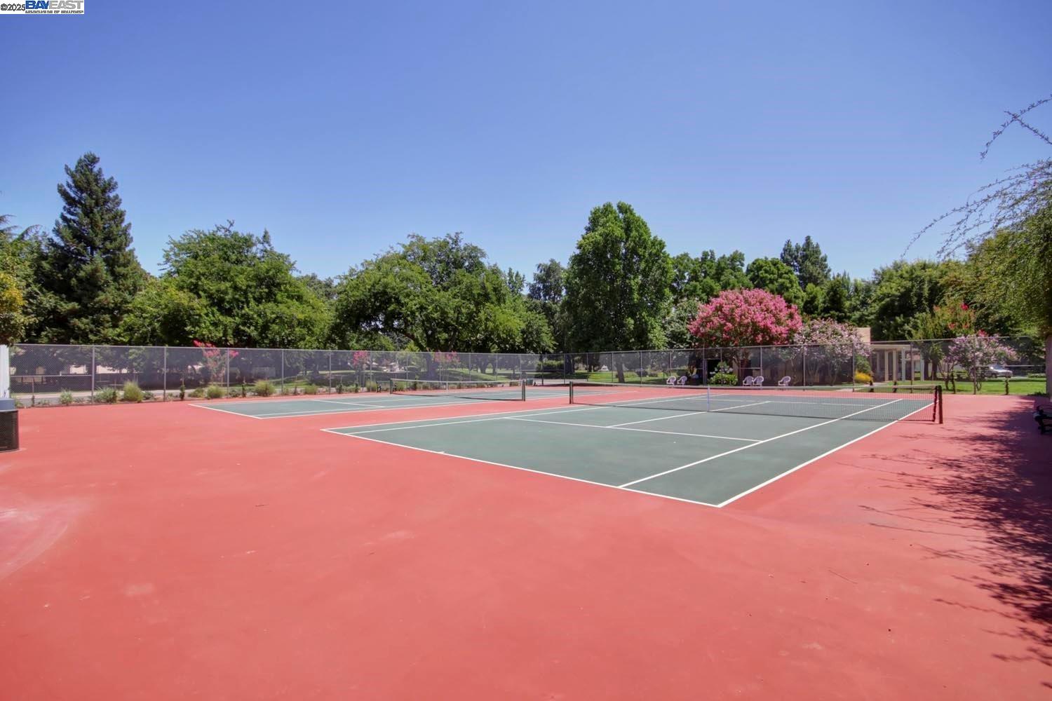 Detail Gallery Image 8 of 10 For 3036 Swallows Nest Drive, Sacramento,  CA 95833 - 2 Beds | 1/2 Baths