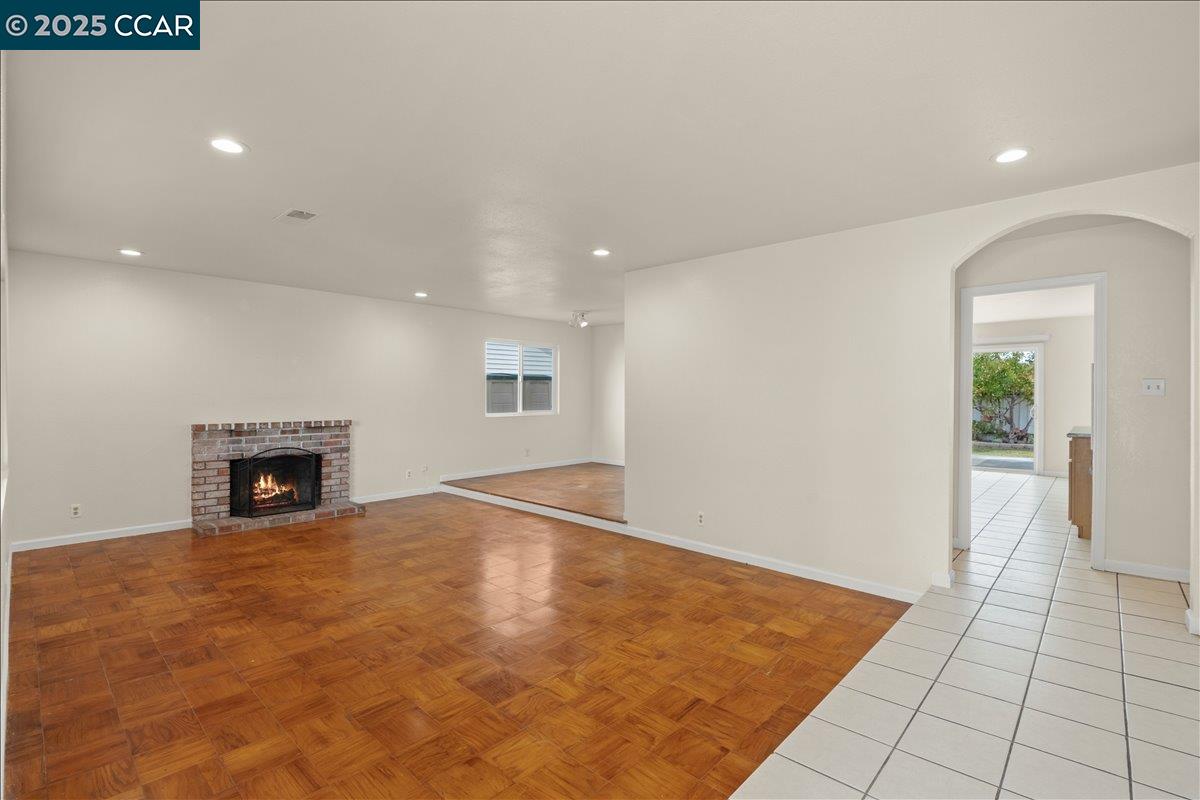 Detail Gallery Image 2 of 25 For 177 Brophy St, American Canyon,  CA 94503 - 4 Beds | 2 Baths