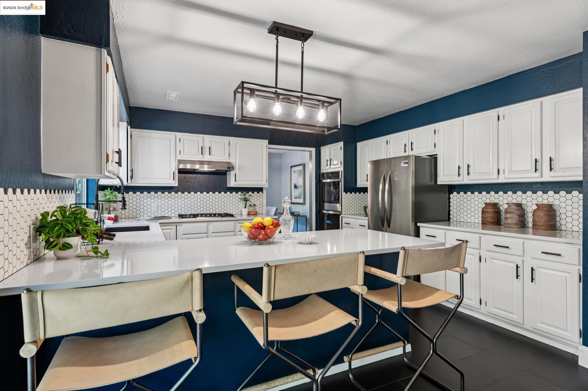 Detail Gallery Image 19 of 46 For 261 Benham, Martinez,  CA 94553 - 3 Beds | 3 Baths
