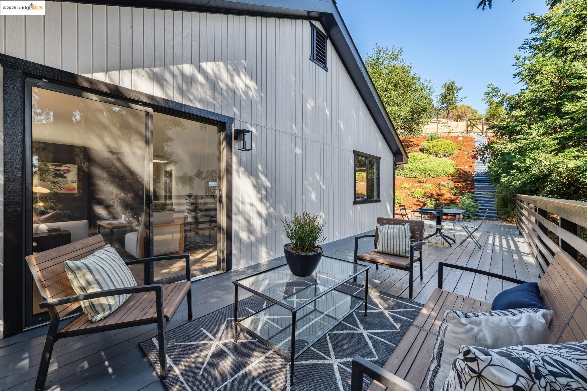 Detail Gallery Image 40 of 46 For 261 Benham, Martinez,  CA 94553 - 3 Beds | 3 Baths