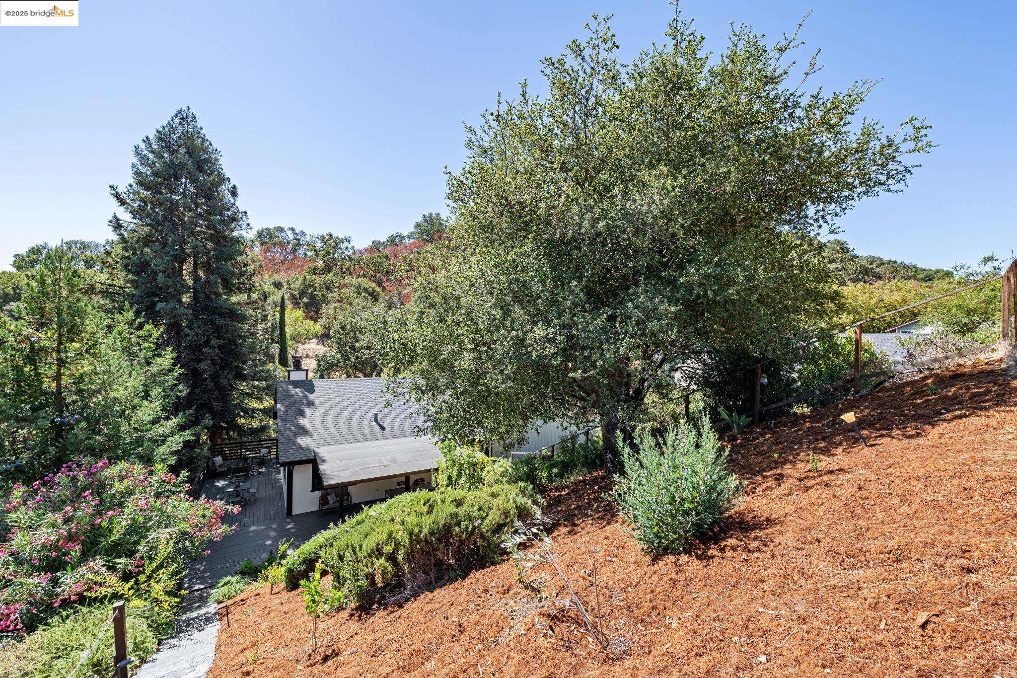 Detail Gallery Image 44 of 46 For 261 Benham, Martinez,  CA 94553 - 3 Beds | 3 Baths