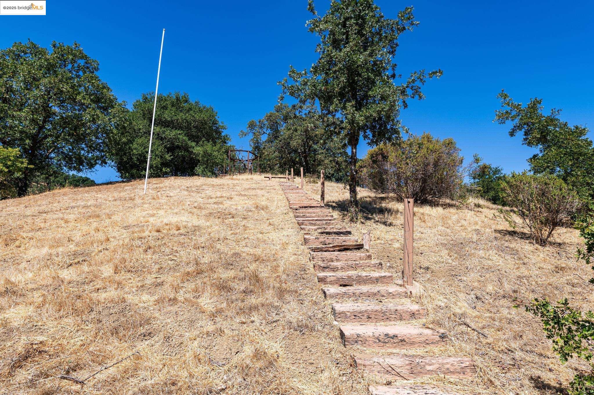 Detail Gallery Image 45 of 46 For 261 Benham, Martinez,  CA 94553 - 3 Beds | 3 Baths