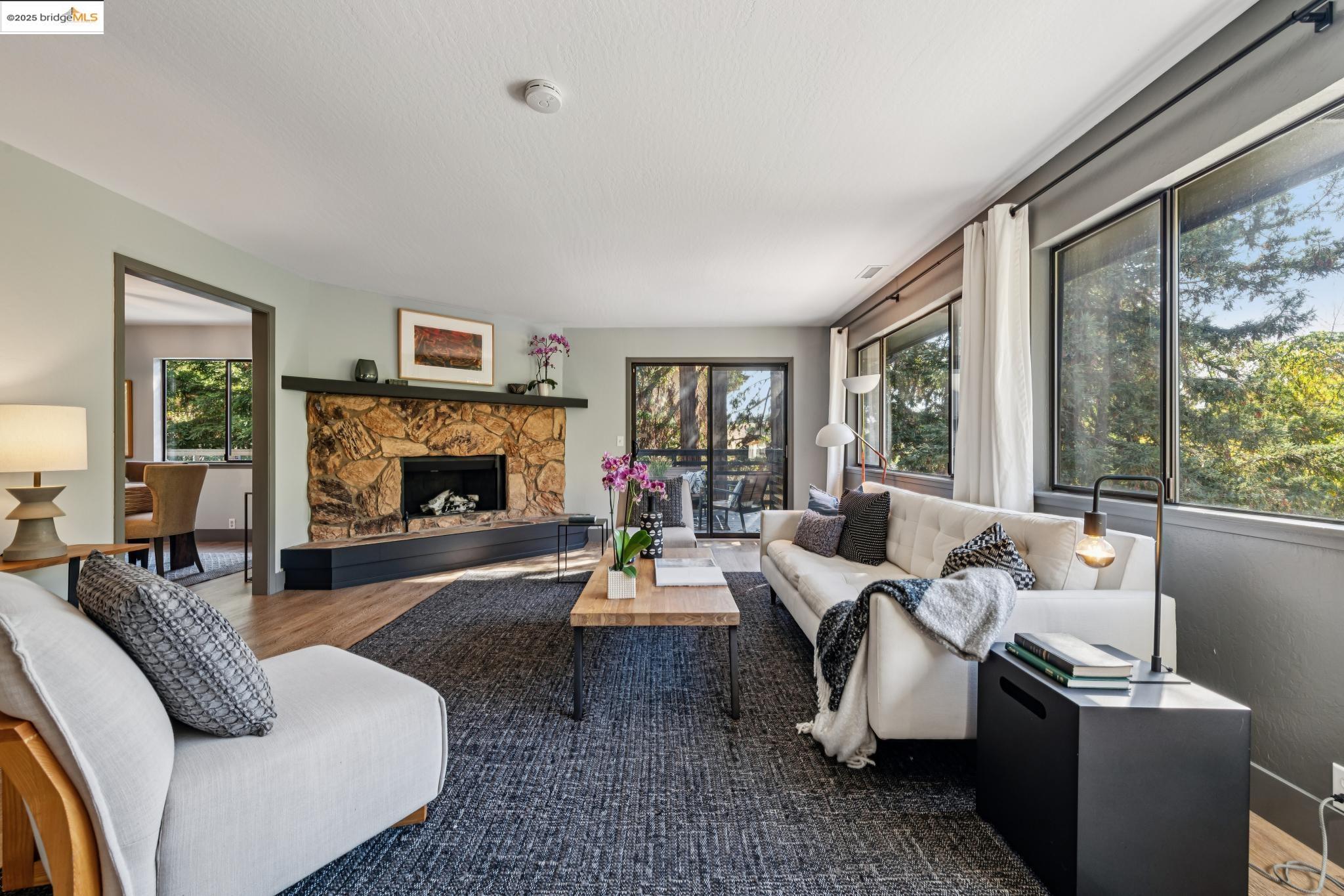 Detail Gallery Image 8 of 46 For 261 Benham, Martinez,  CA 94553 - 3 Beds | 3 Baths