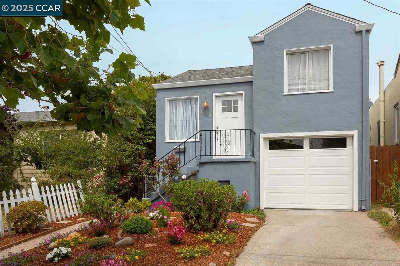 Detail Gallery Image 1 of 41 For 715 Buchanan St, Albany,  CA 94706 - 2 Beds | 1 Baths