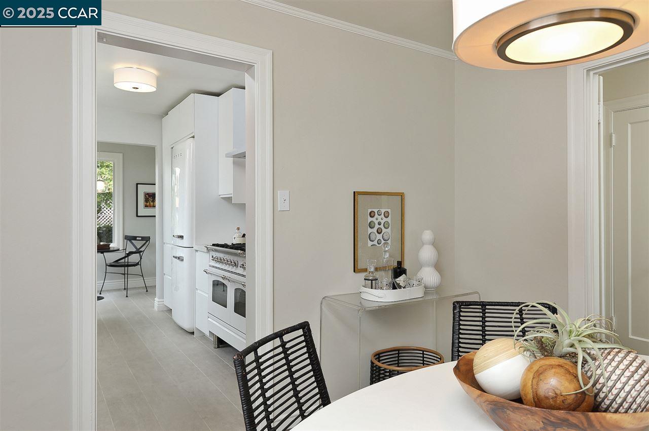 Detail Gallery Image 15 of 41 For 715 Buchanan St, Albany,  CA 94706 - 2 Beds | 1 Baths