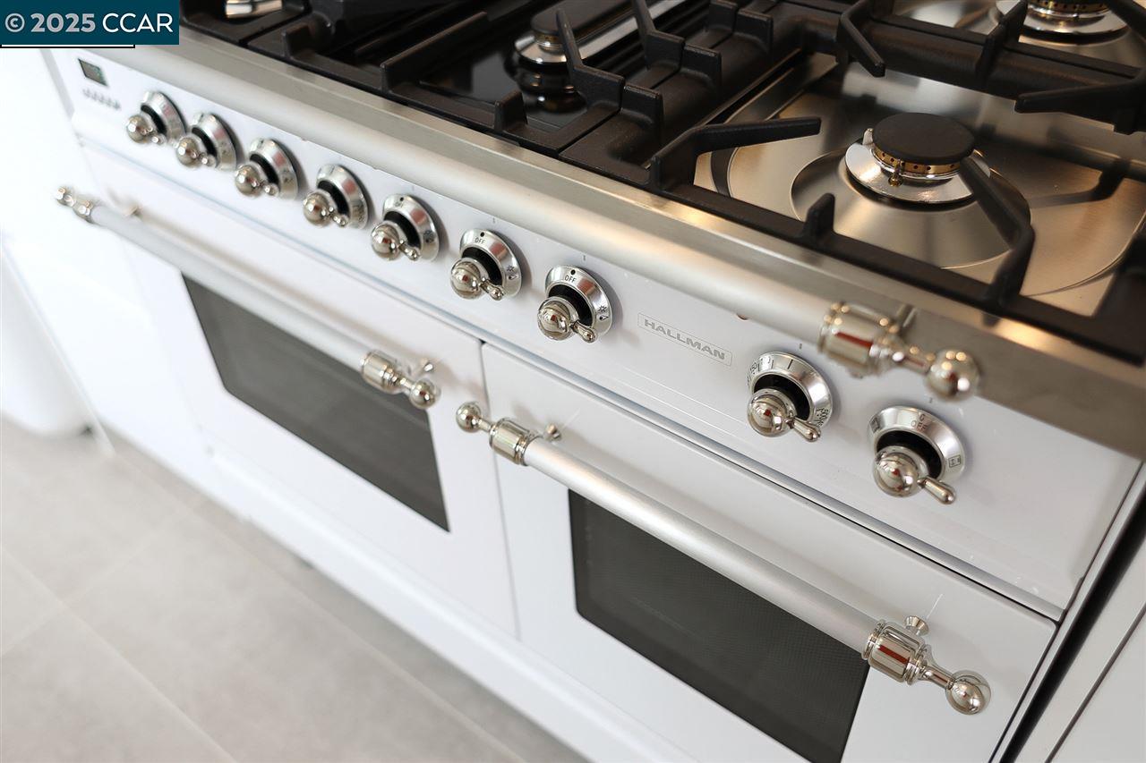 Detail Gallery Image 20 of 41 For 715 Buchanan St, Albany,  CA 94706 - 2 Beds | 1 Baths