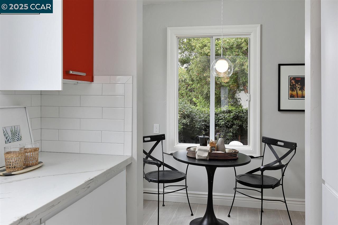 Detail Gallery Image 28 of 41 For 715 Buchanan St, Albany,  CA 94706 - 2 Beds | 1 Baths