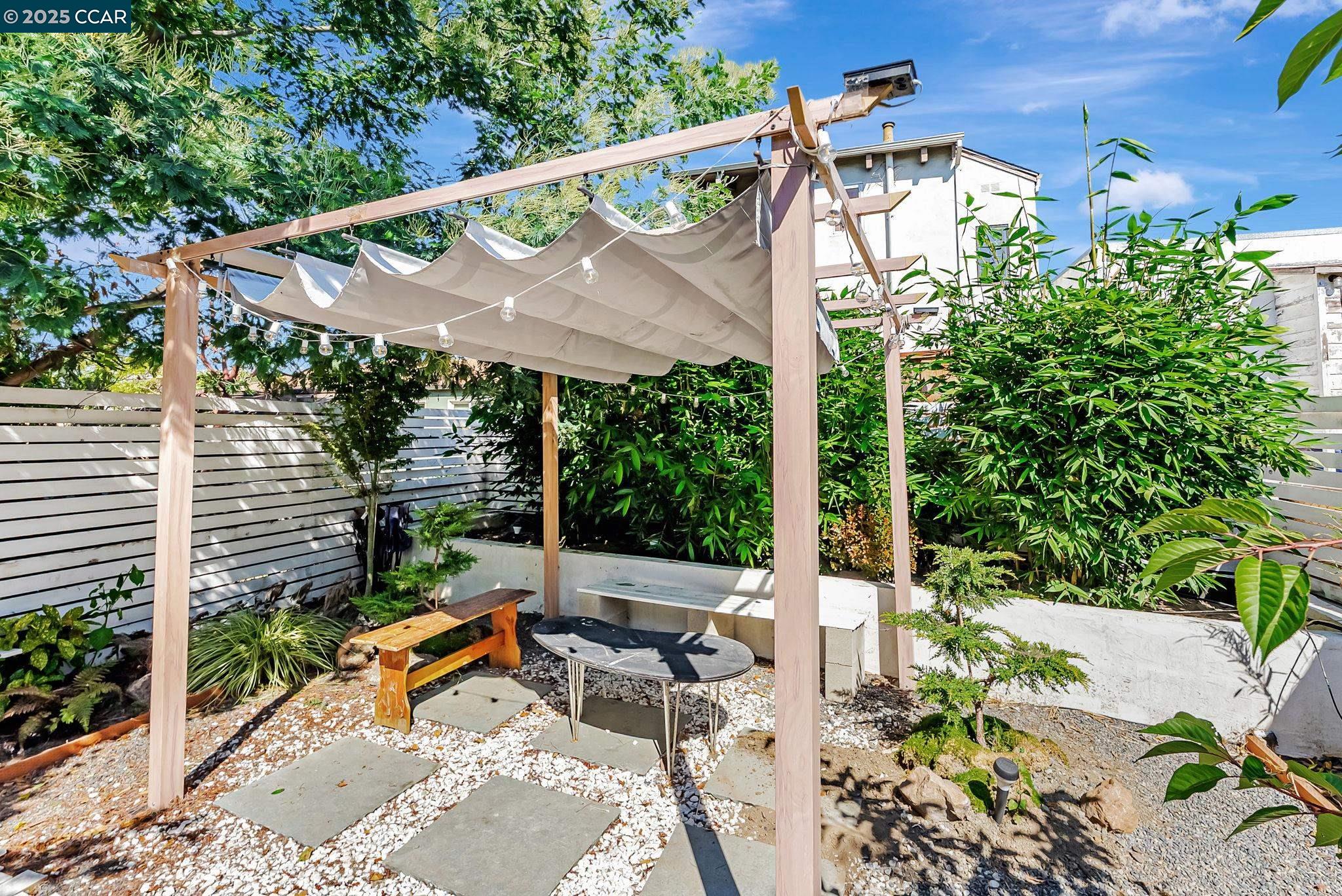 Detail Gallery Image 40 of 41 For 715 Buchanan St, Albany,  CA 94706 - 2 Beds | 1 Baths