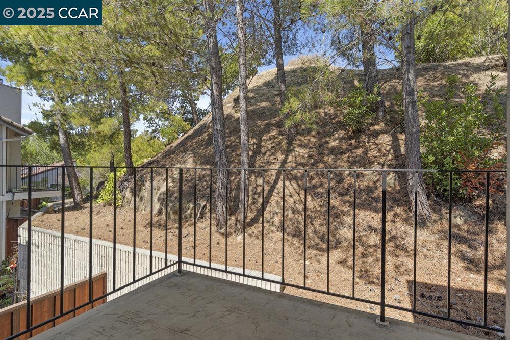 Detail Gallery Image 22 of 38 For 321 via Cordova Ln, Martinez,  CA 94553 - 2 Beds | 2/1 Baths