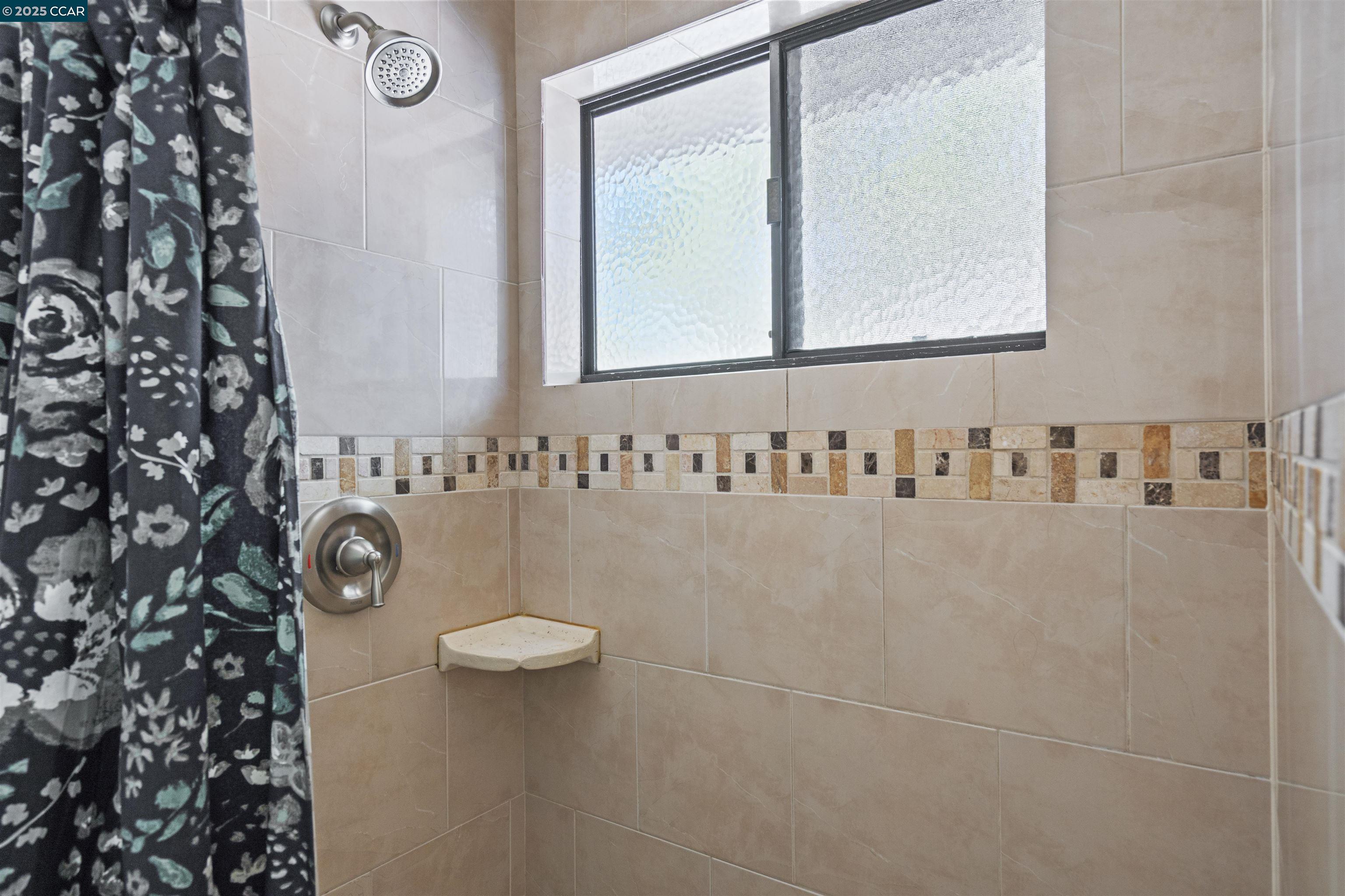 Detail Gallery Image 24 of 38 For 321 via Cordova Ln, Martinez,  CA 94553 - 2 Beds | 2/1 Baths