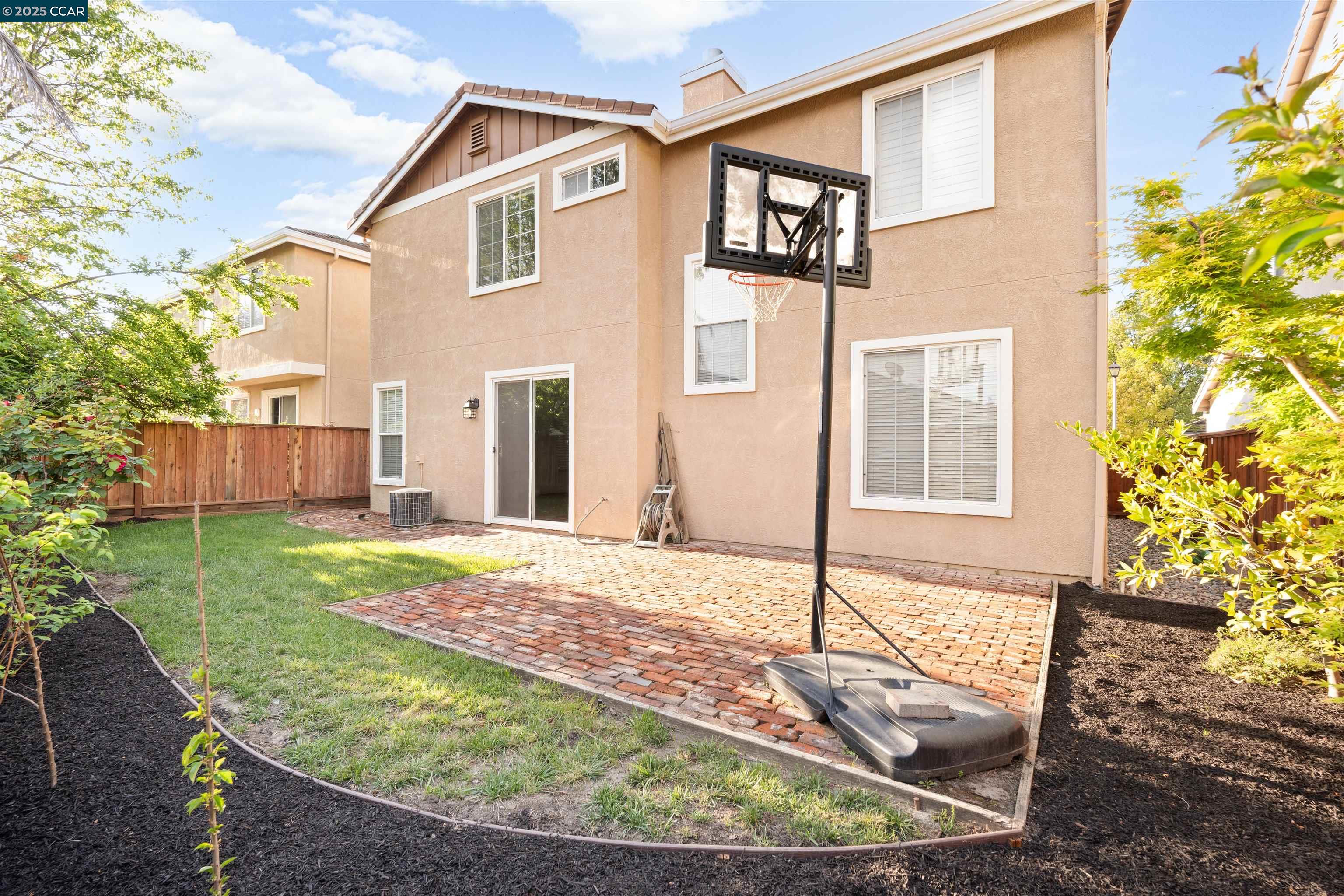 Detail Gallery Image 22 of 26 For 42 Lily Ct, Danville,  CA 94506 - 4 Beds | 2/1 Baths