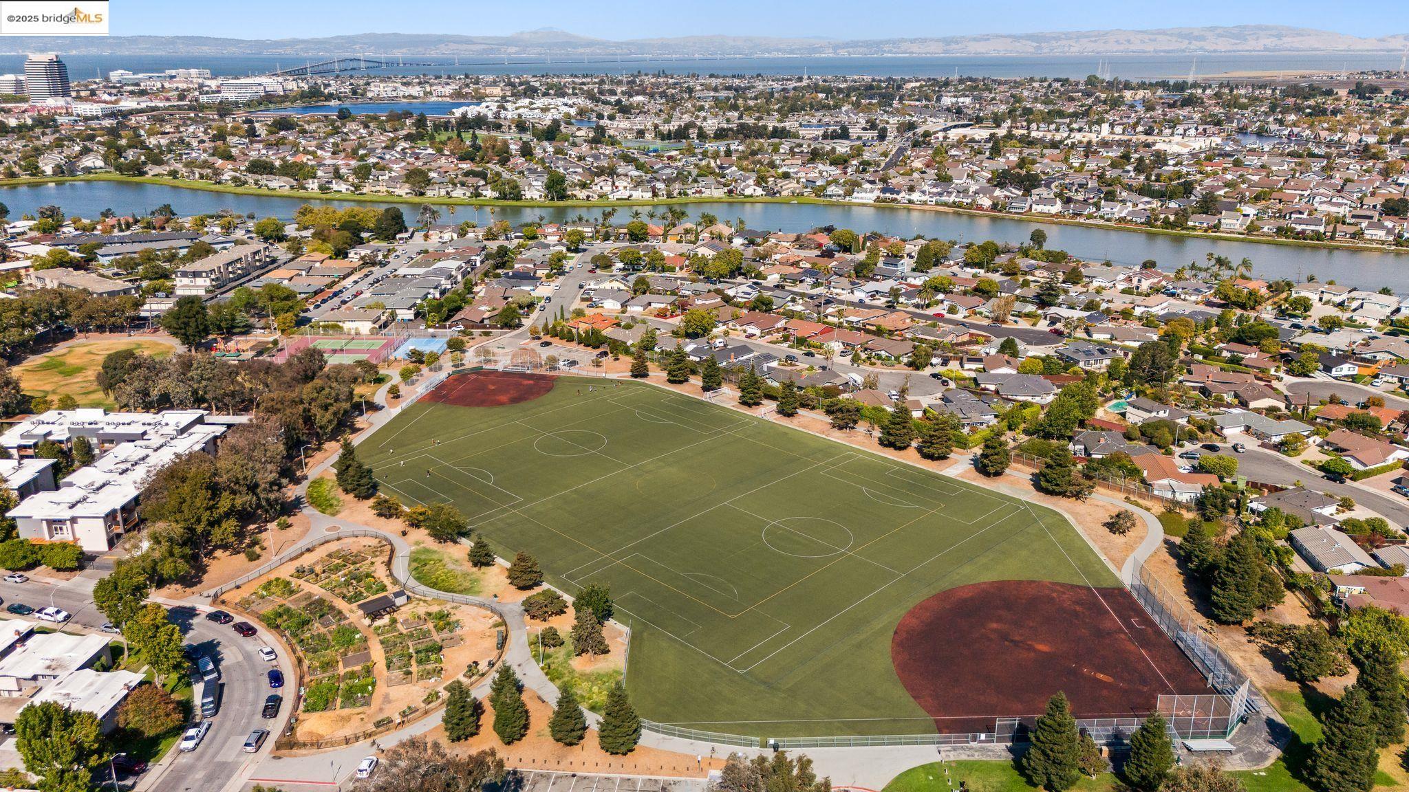 Detail Gallery Image 3 of 37 For 3415 La Selva St, San Mateo,  CA 94403 - 2 Beds | 1/1 Baths