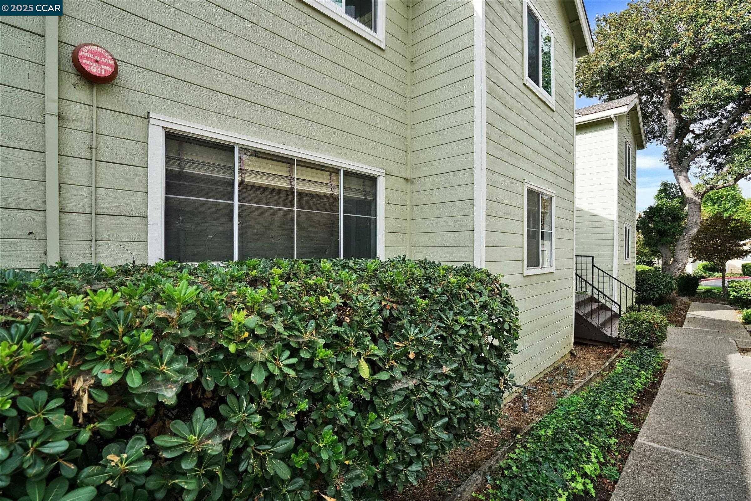 Detail Gallery Image 2 of 30 For 735 Buchanan St #114,  Benicia,  CA 94510 - 2 Beds | 2 Baths